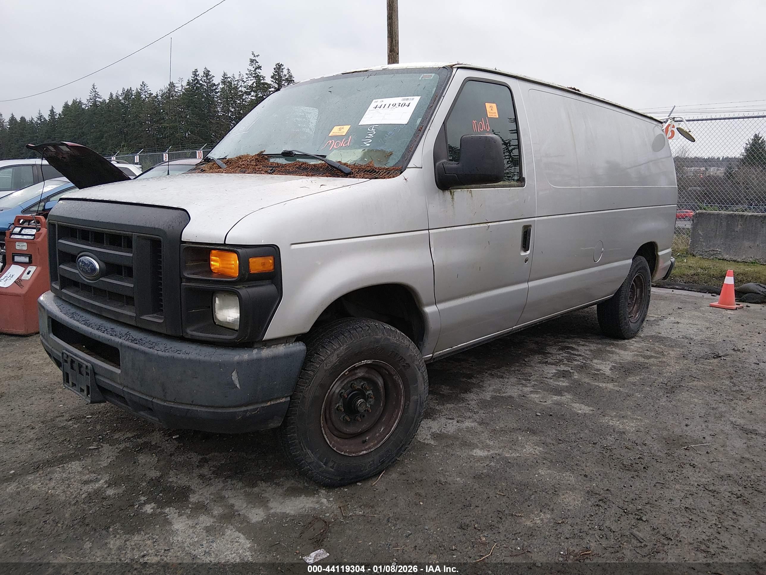FORD E-150 image 2