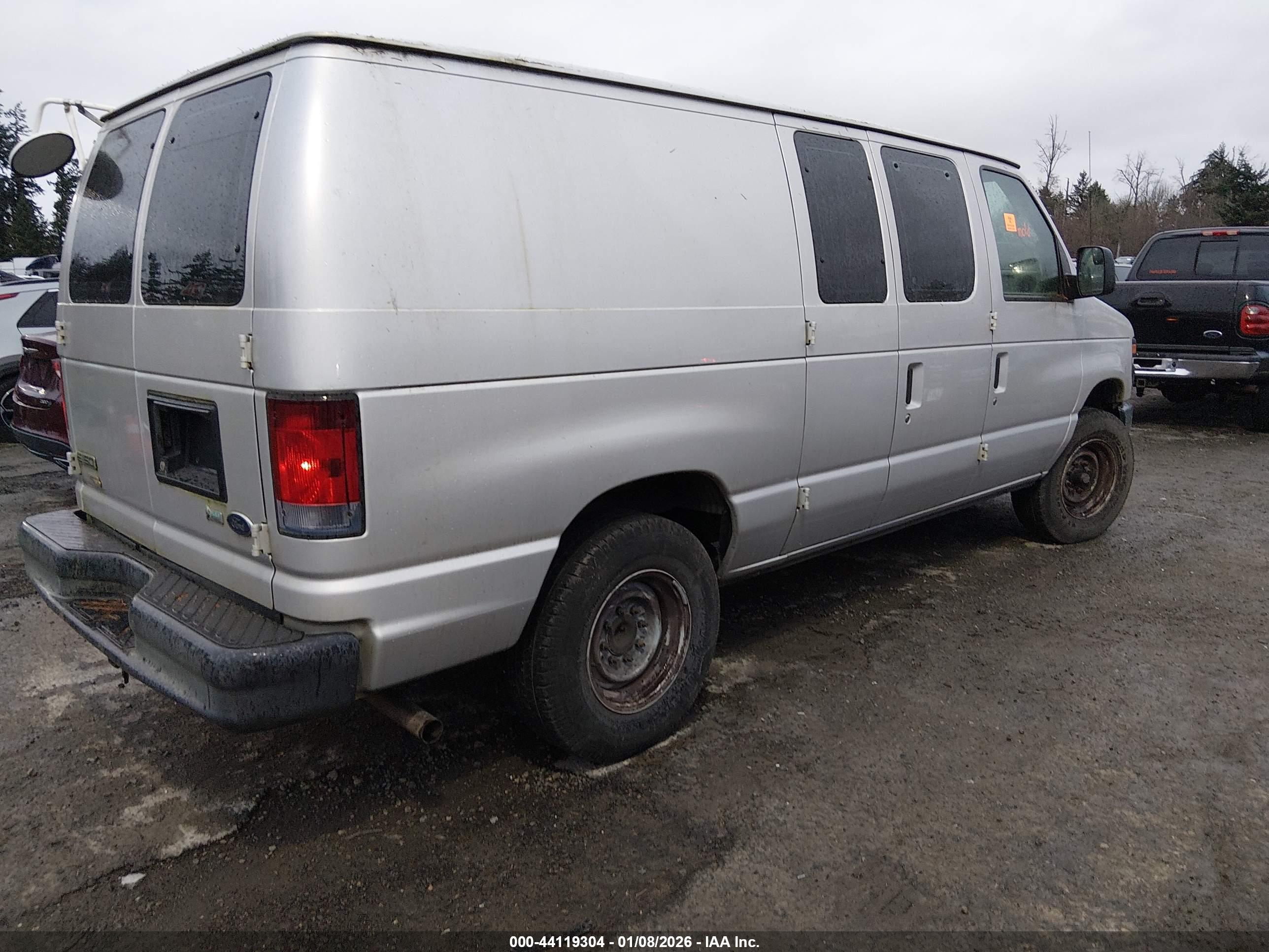 FORD E-150 image 4