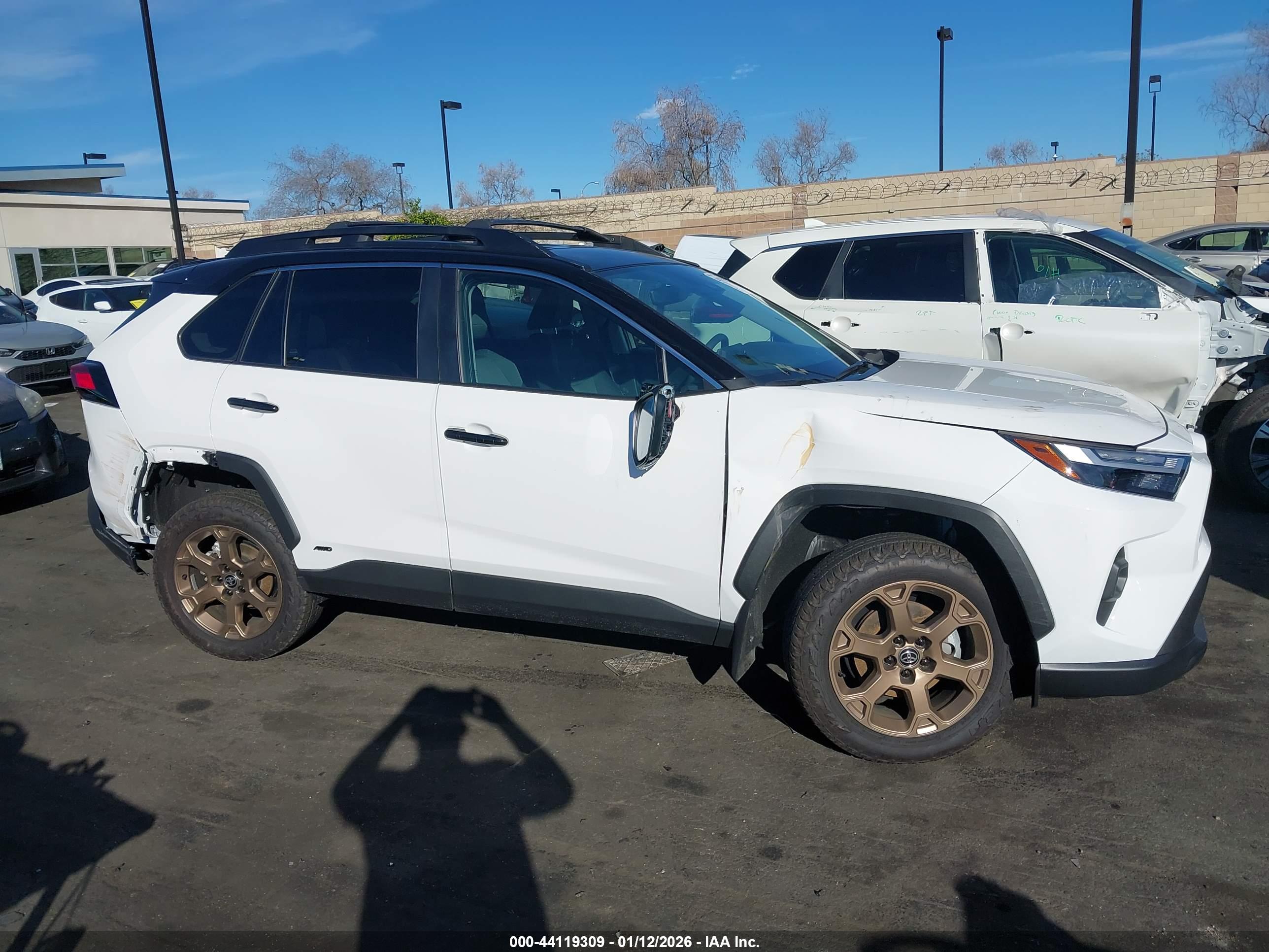 TOYOTA RAV4 image 6