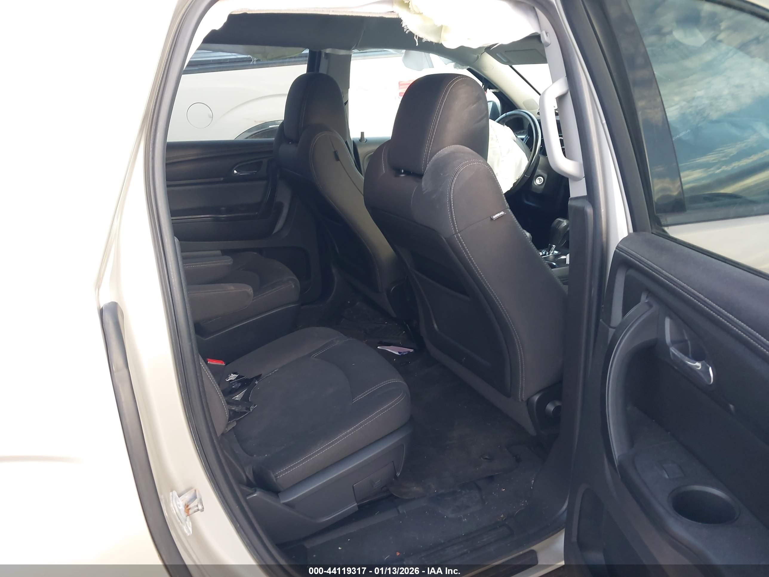 GMC ACADIA image 8