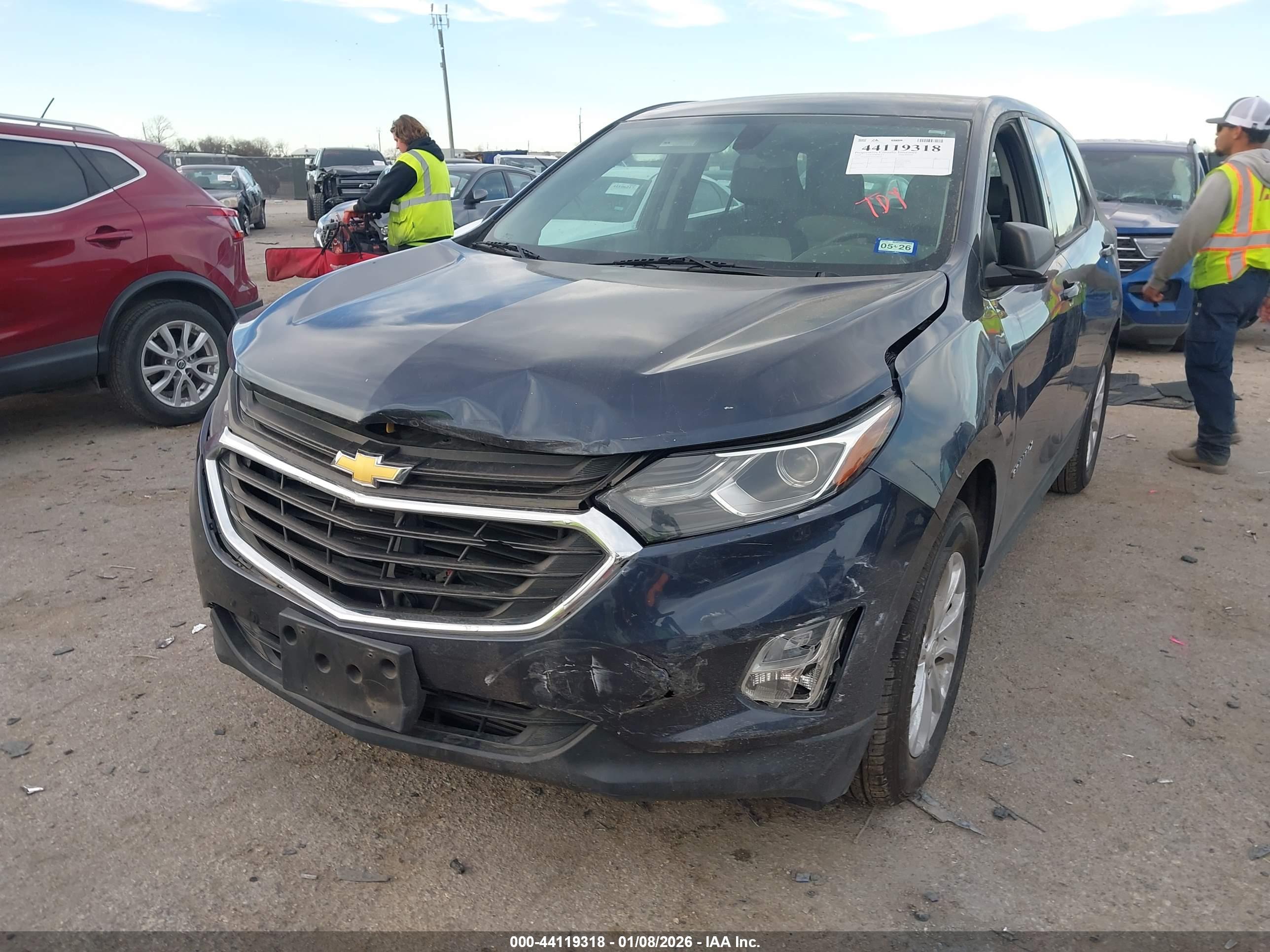 CHEVROLET EQUINOX image 2