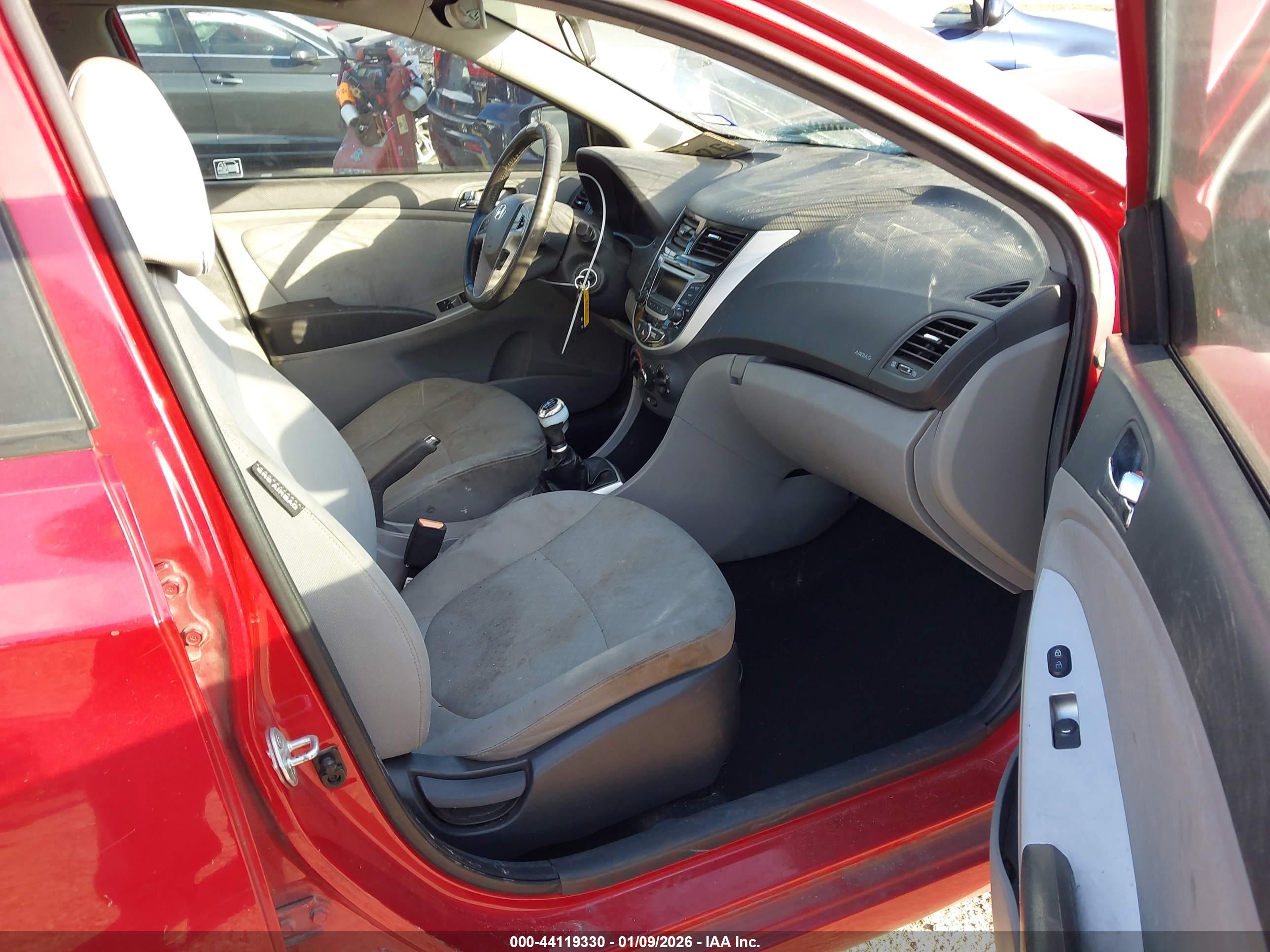 HYUNDAI ACCENT image 5