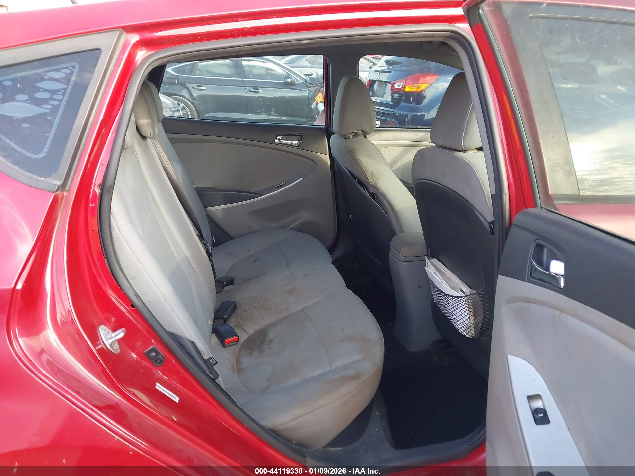 HYUNDAI ACCENT image 8