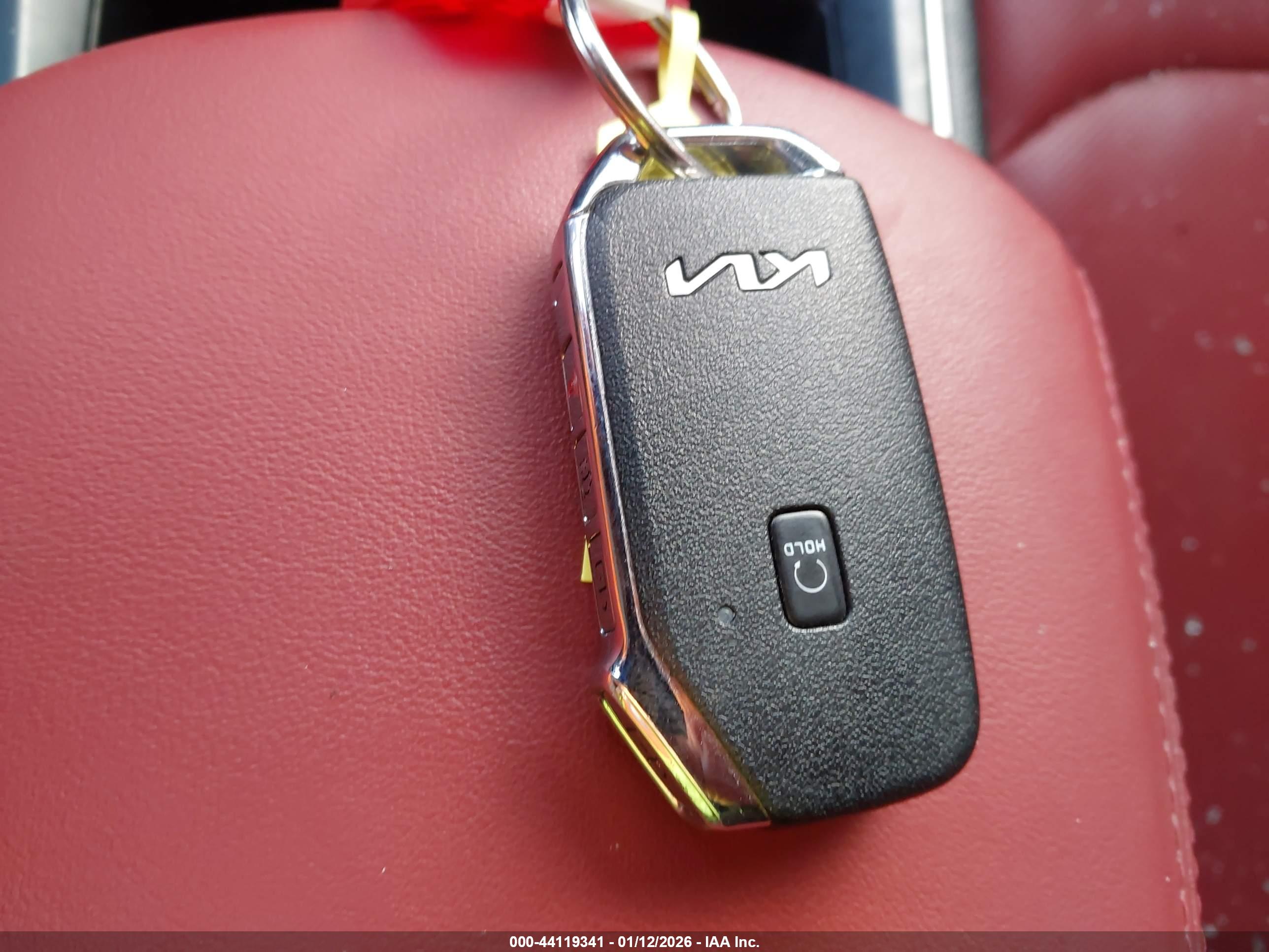 KIA K5 image 11
