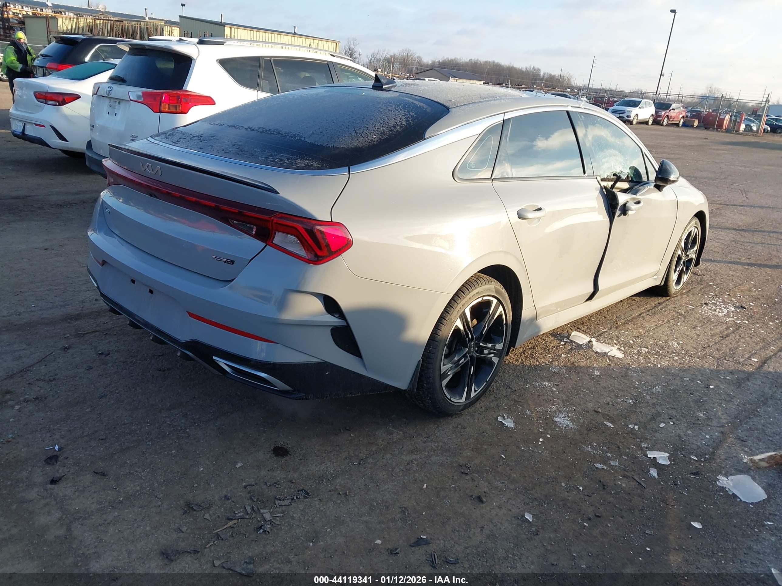 KIA K5 image 4