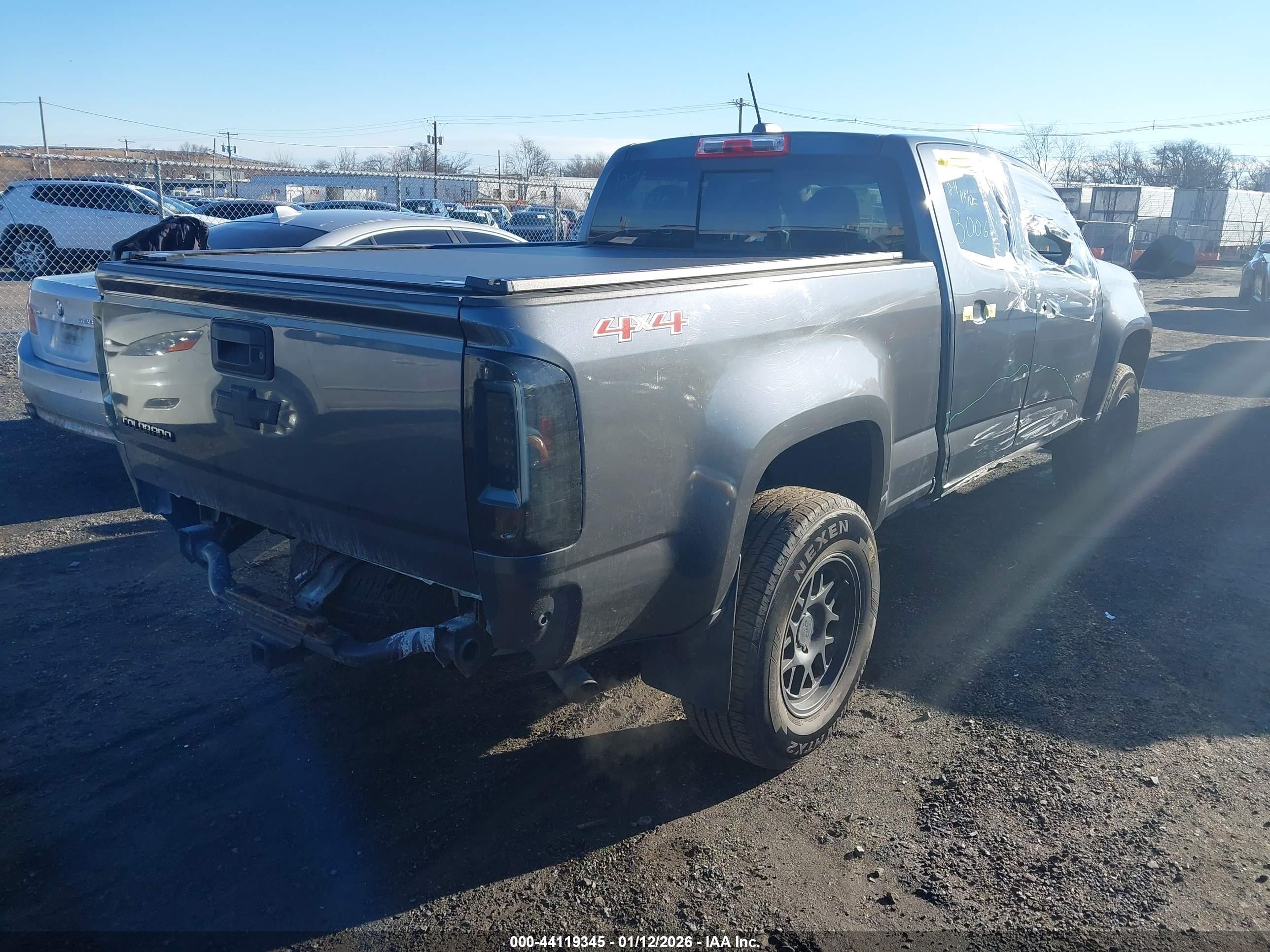 CHEVROLET COLORADO image 4