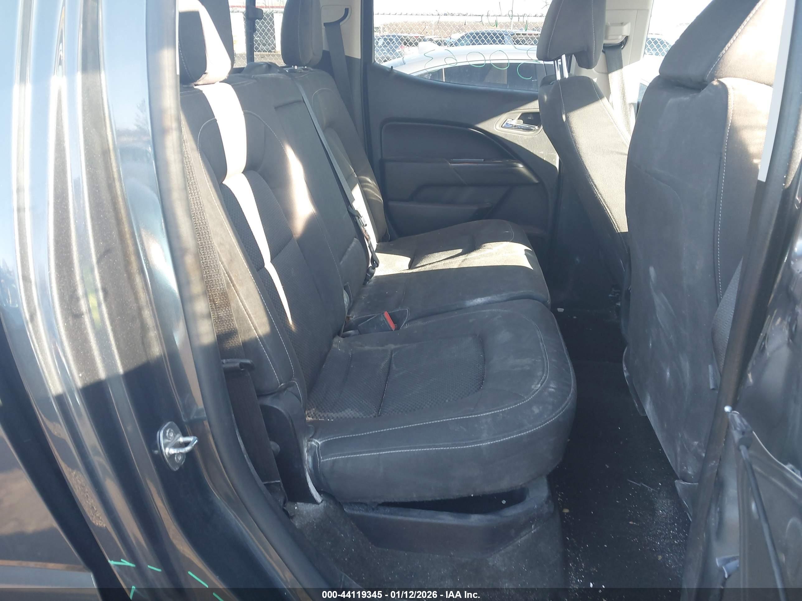 CHEVROLET COLORADO image 8