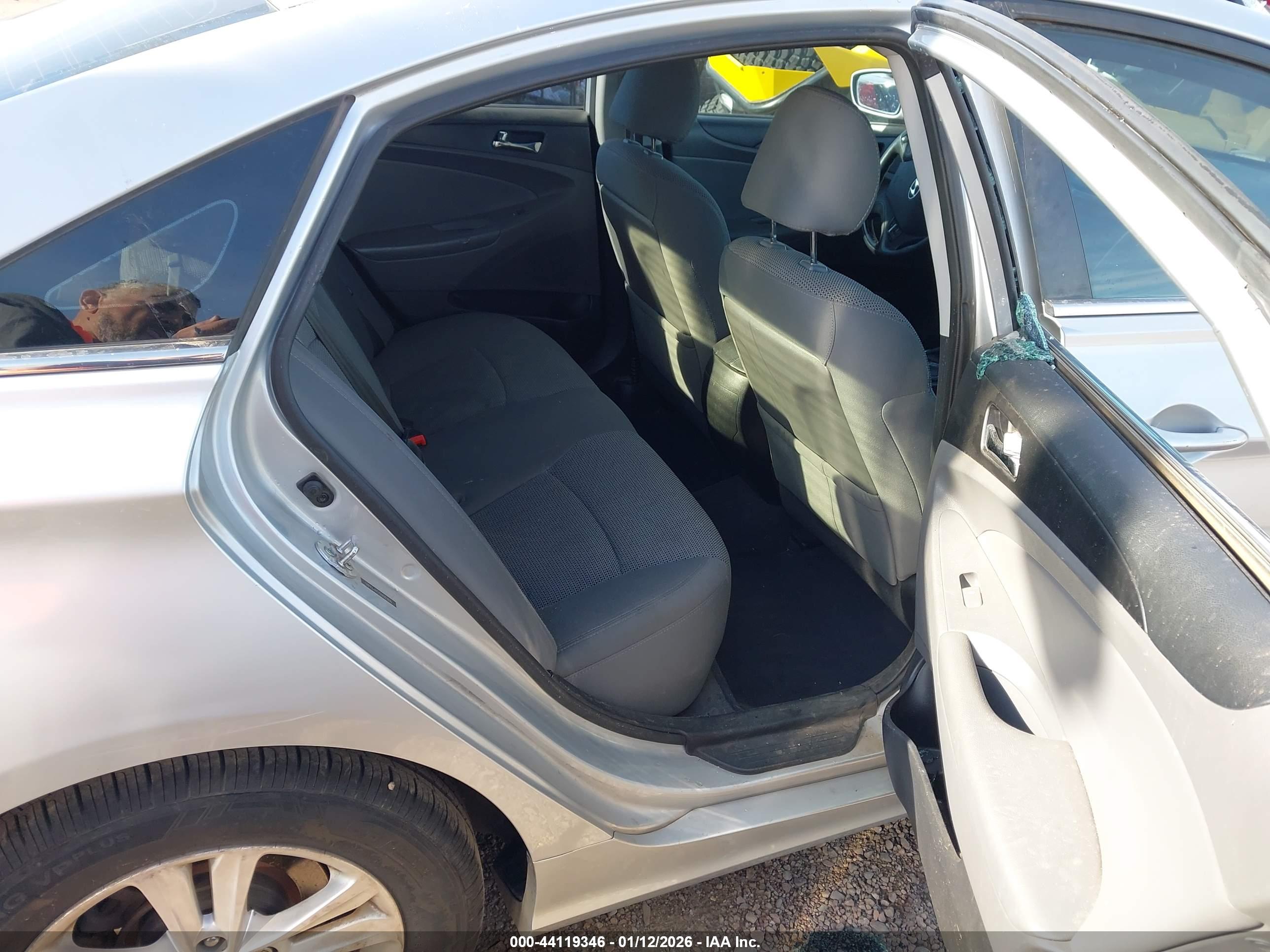 HYUNDAI SONATA image 8