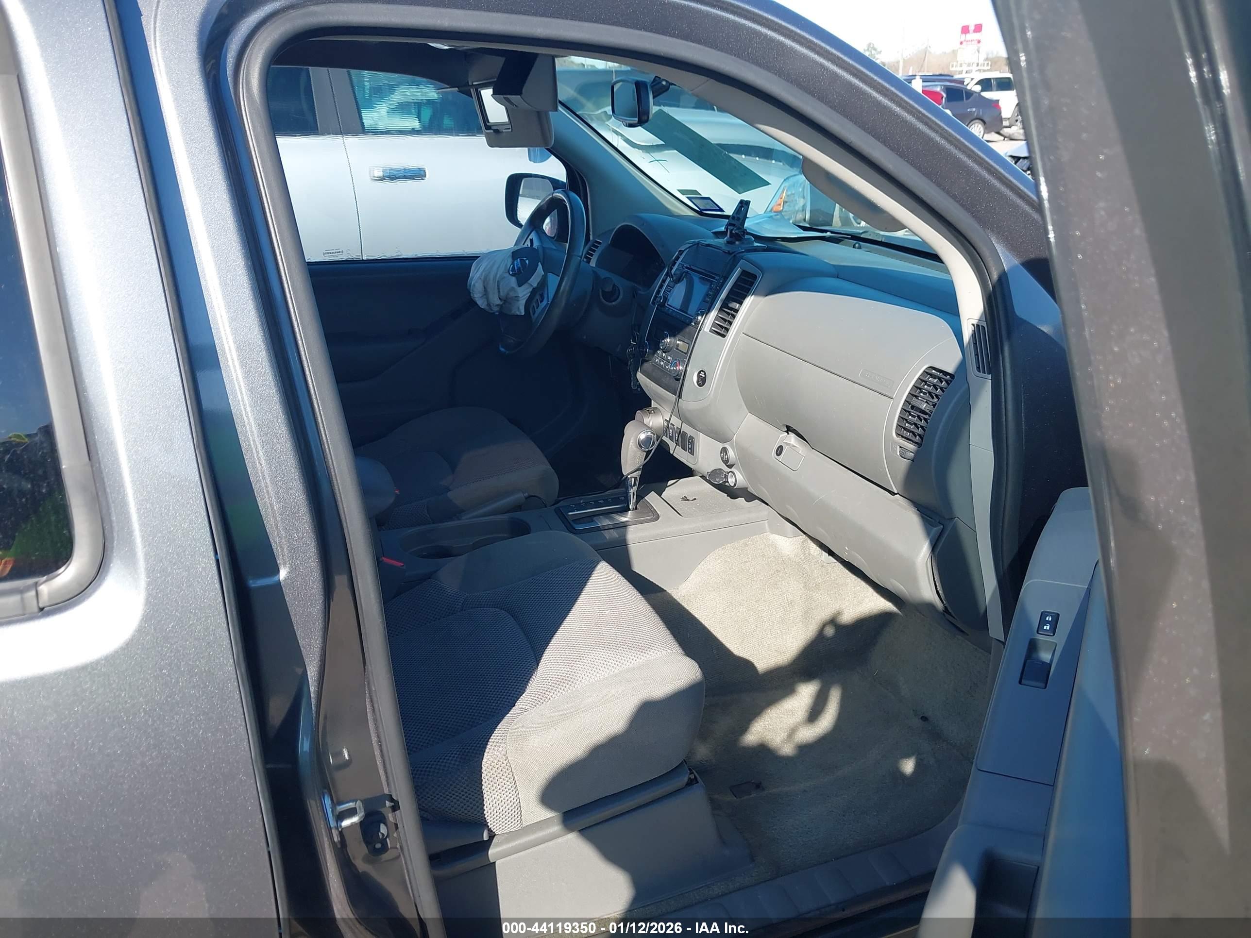 NISSAN FRONTIER image 5