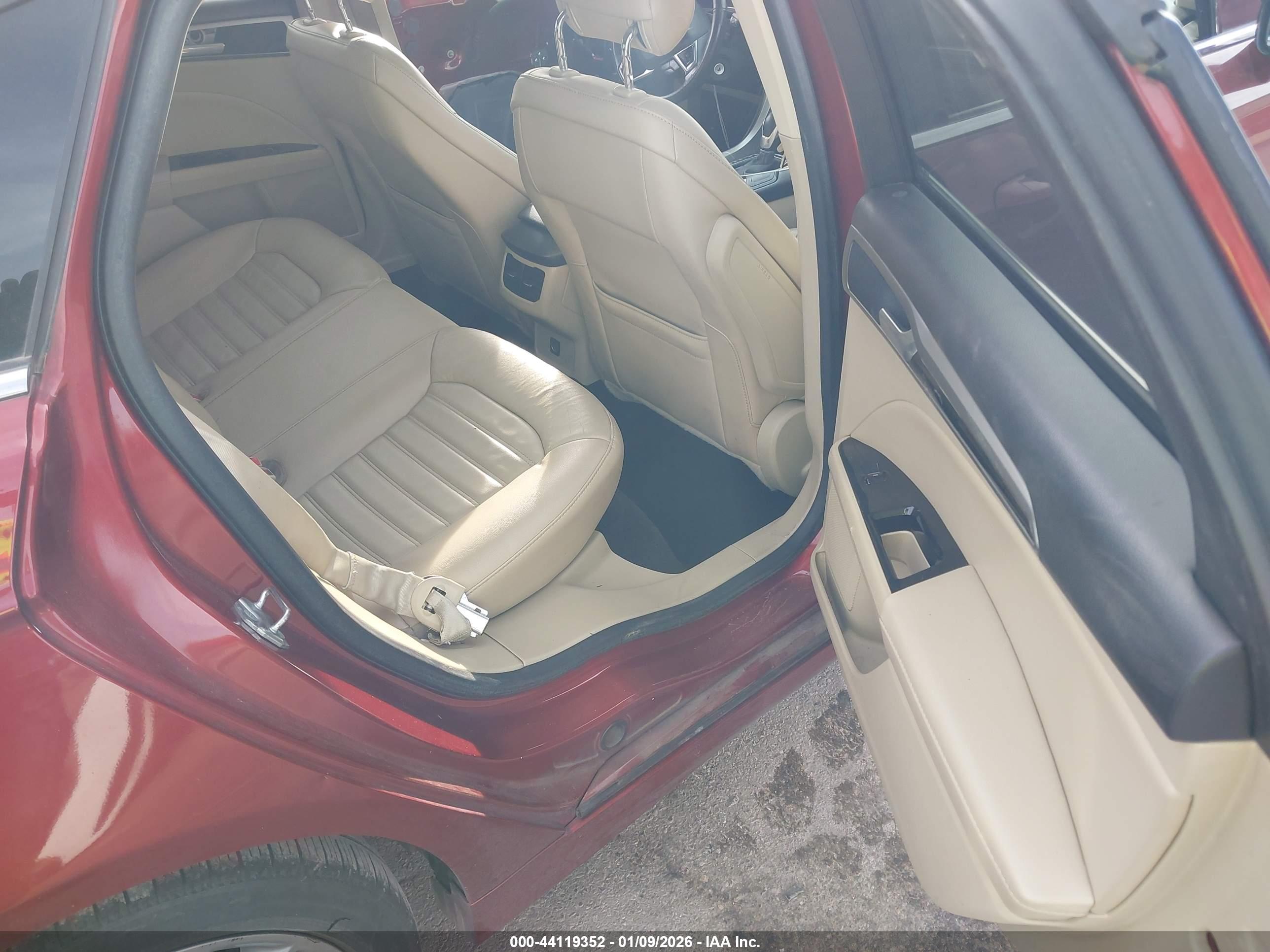 FORD FUSION image 8