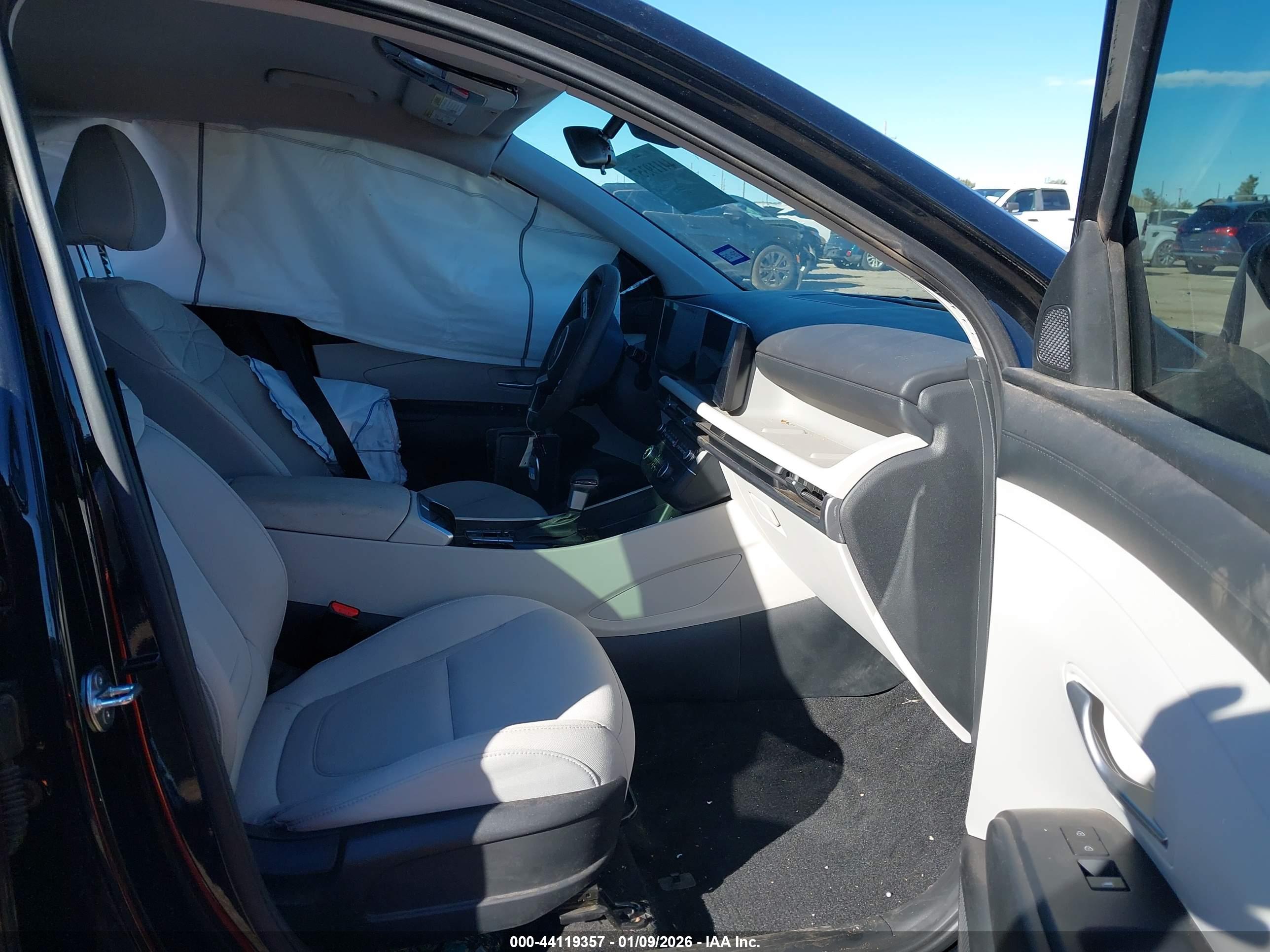 HYUNDAI TUCSON image 5