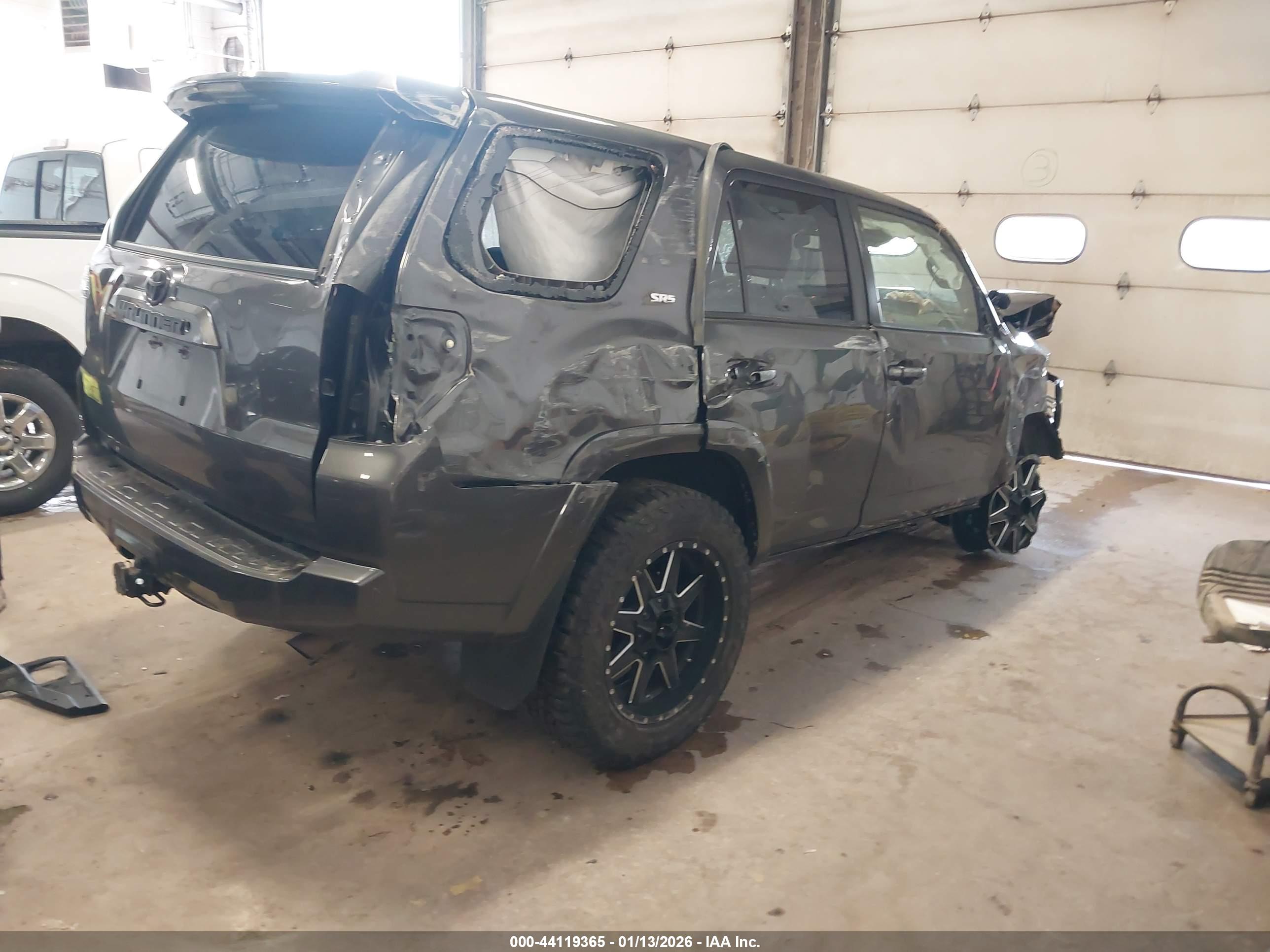 TOYOTA 4RUNNER image 4