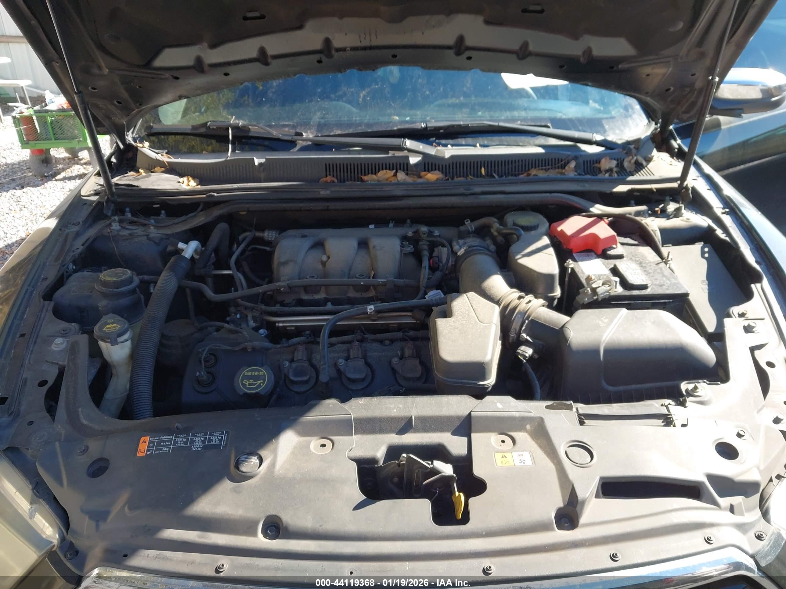 FORD TAURUS image 10