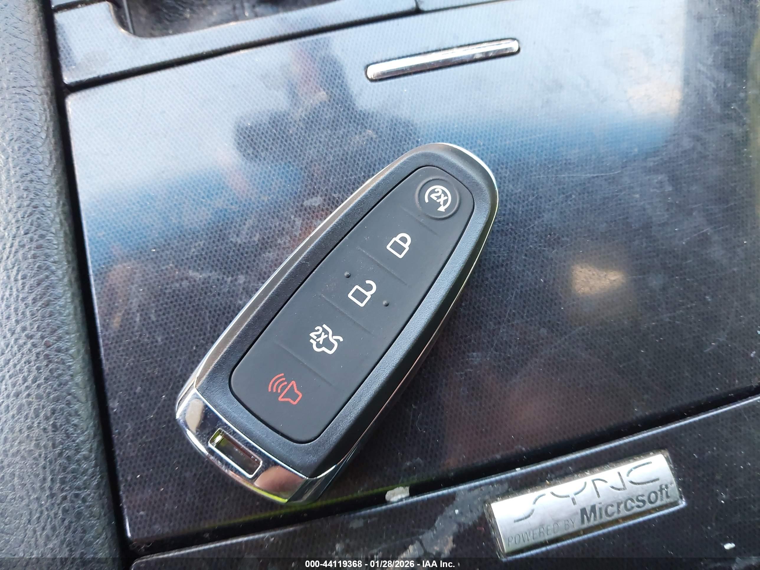 FORD TAURUS image 11