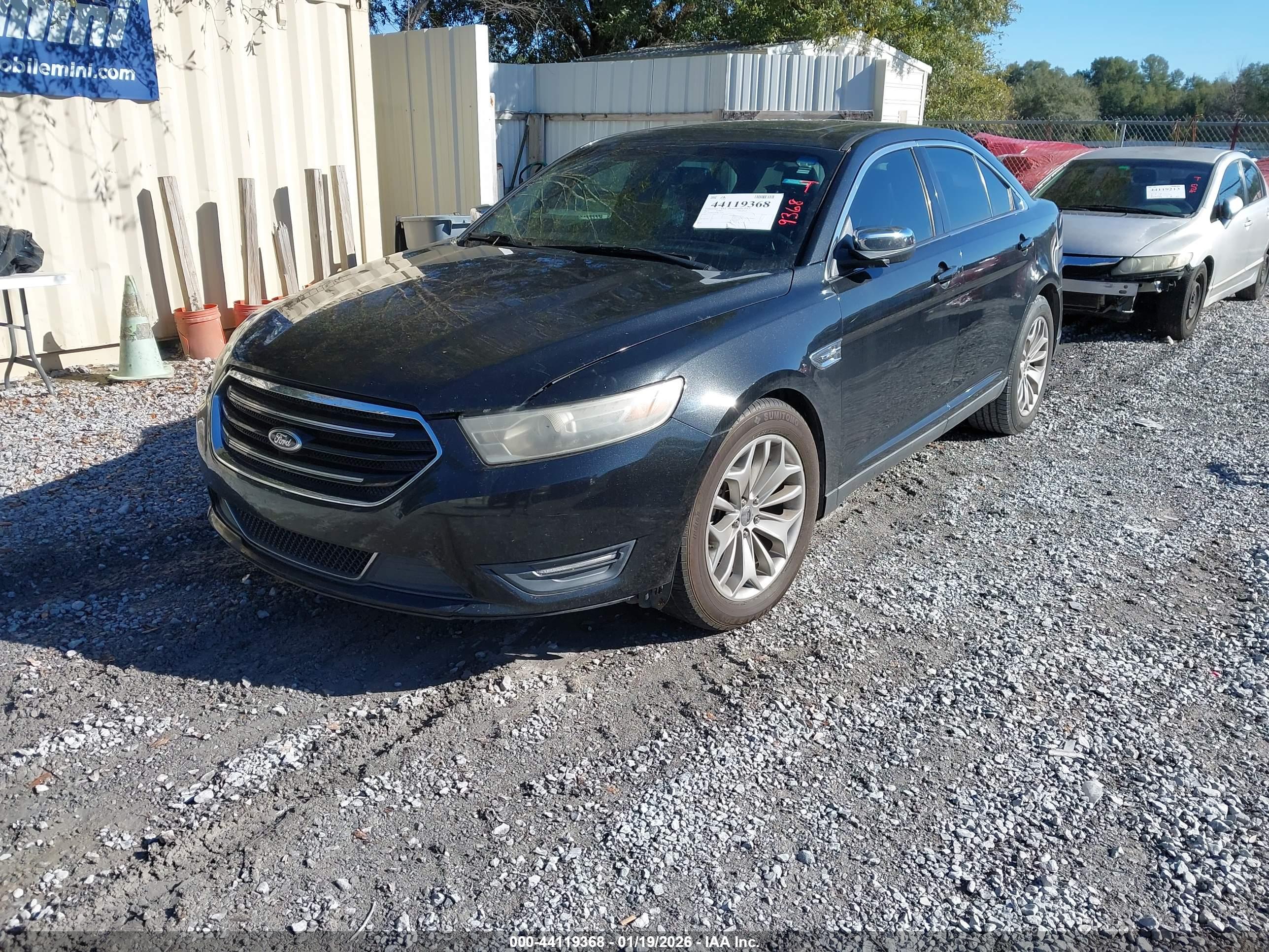 FORD TAURUS image 2