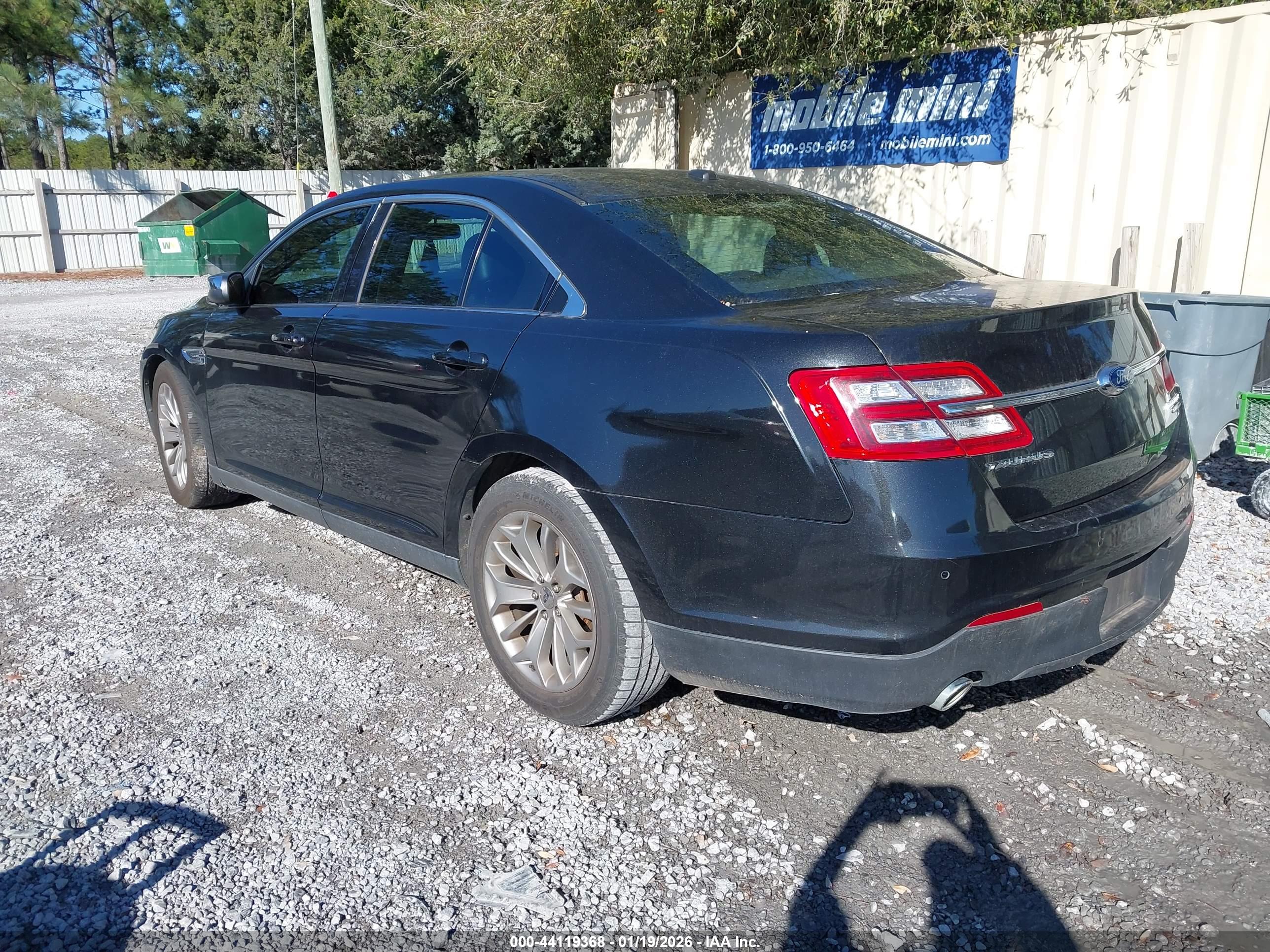 FORD TAURUS image 3