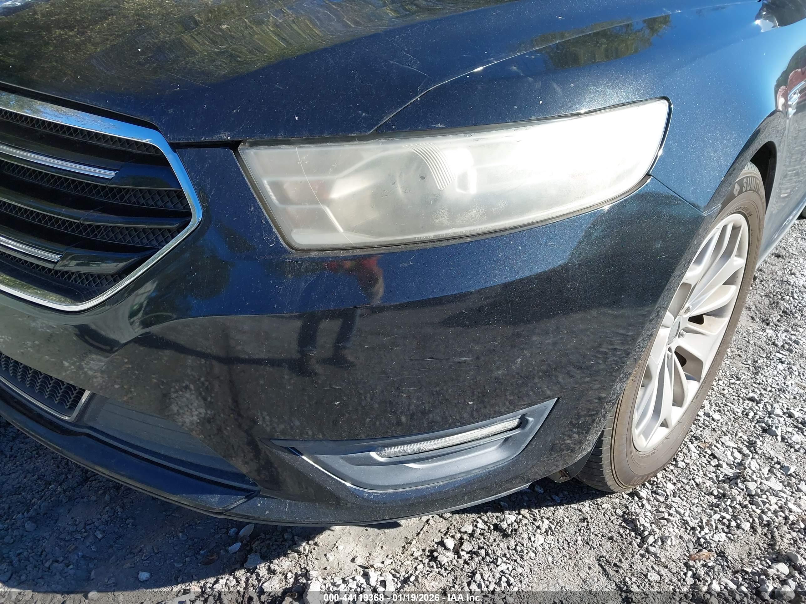 FORD TAURUS image 6