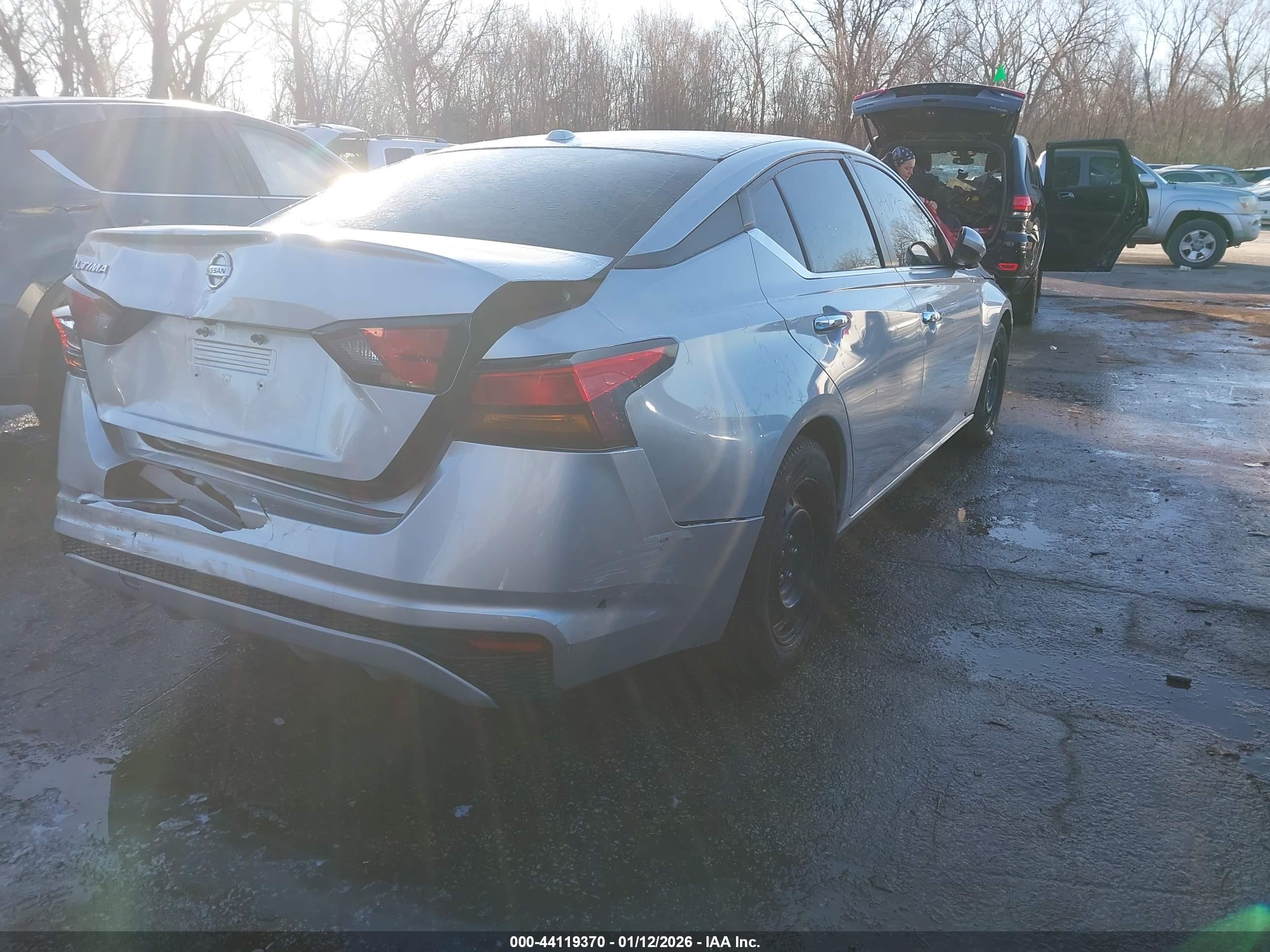 NISSAN ALTIMA image 4