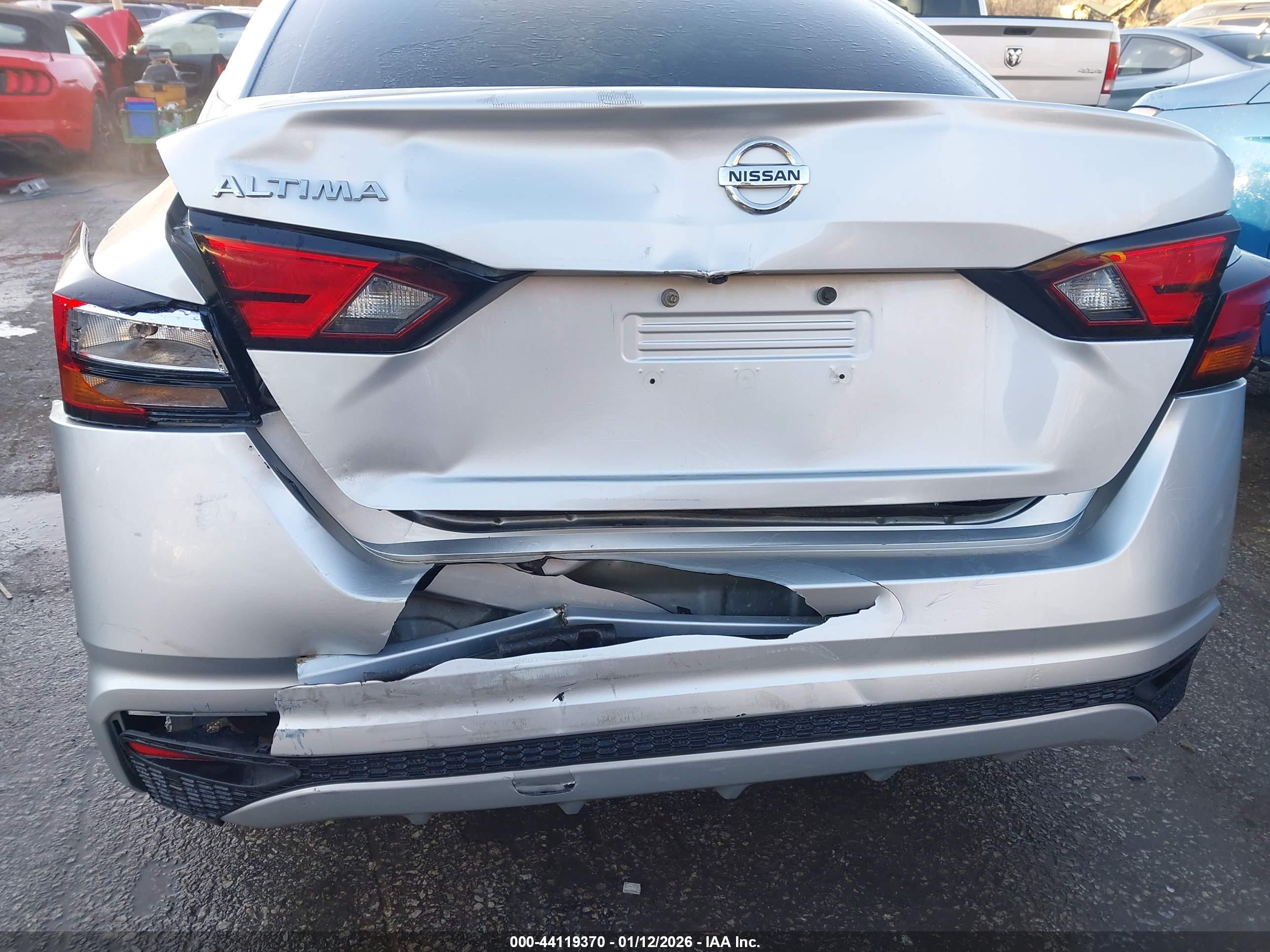 NISSAN ALTIMA image 6