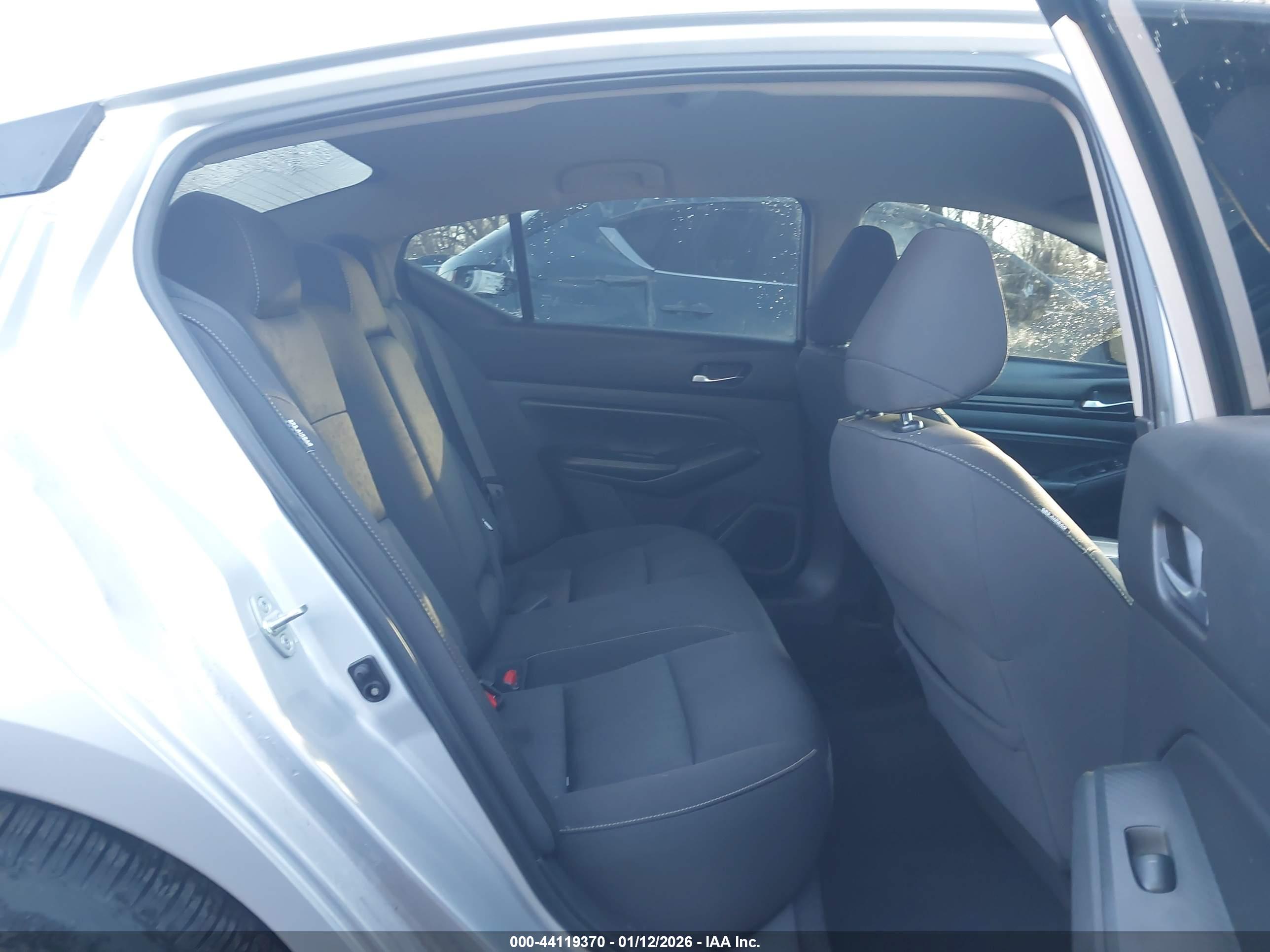 NISSAN ALTIMA image 8