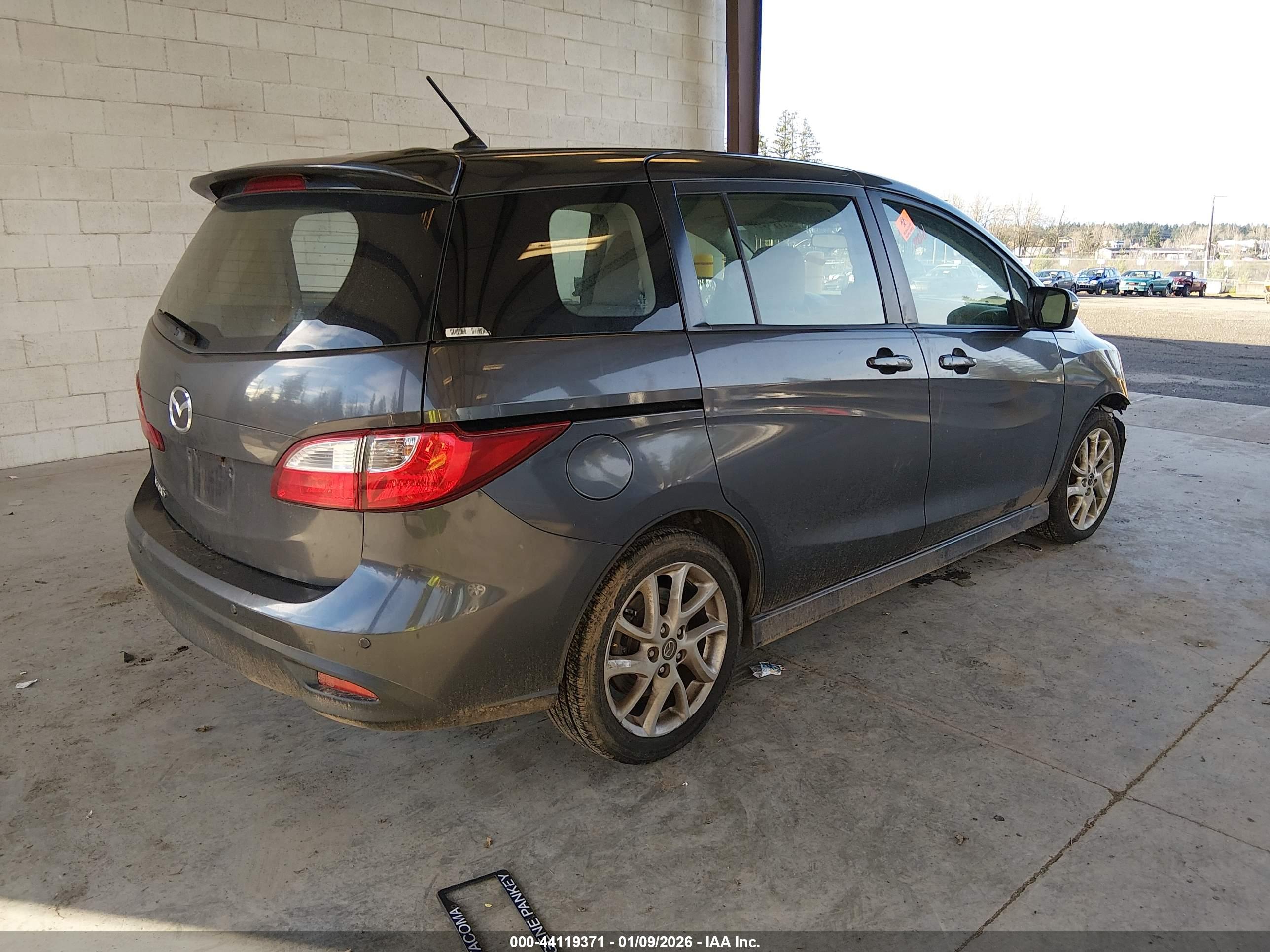 MAZDA MAZDA5 image 4
