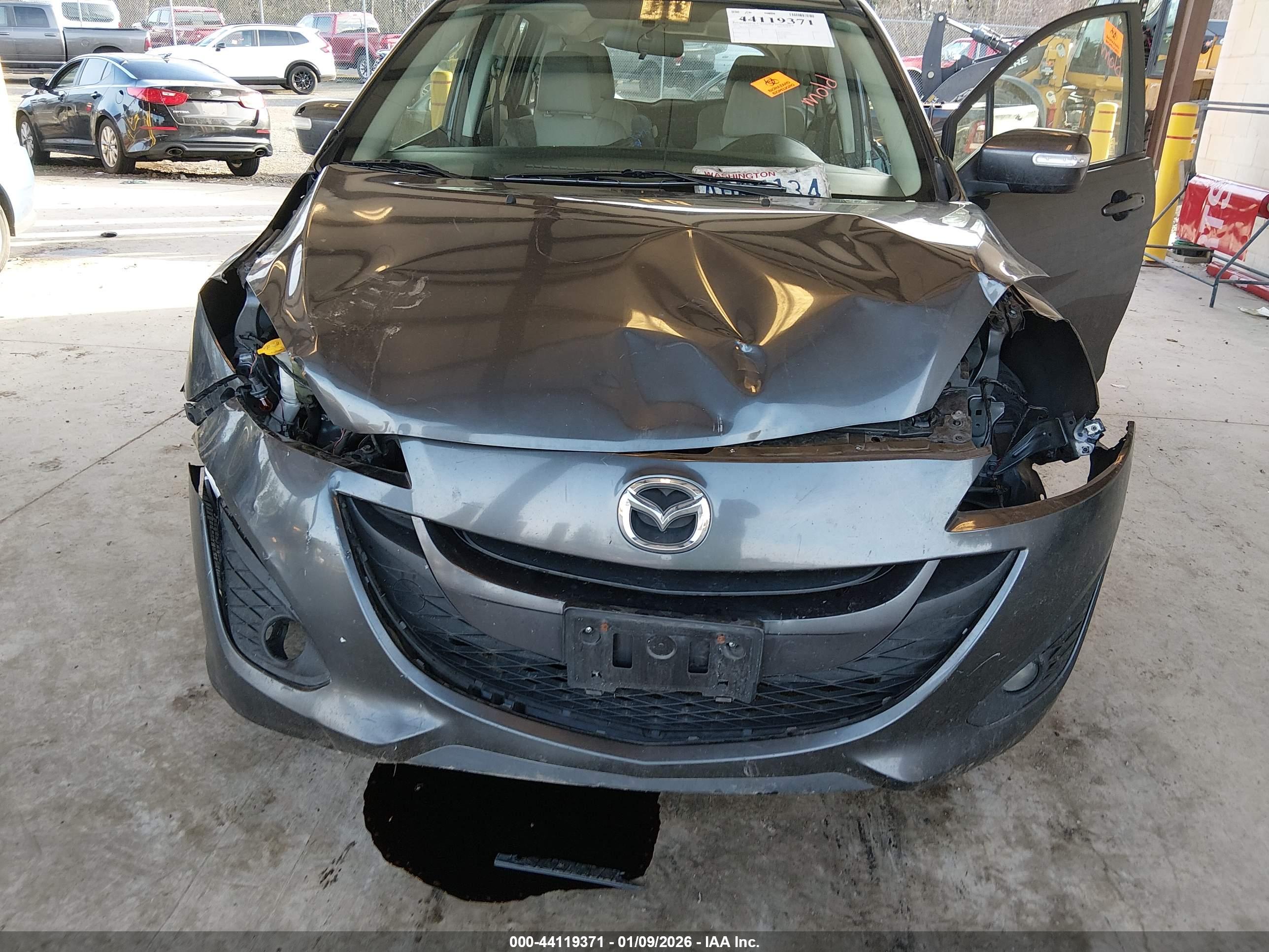 MAZDA MAZDA5 image 6