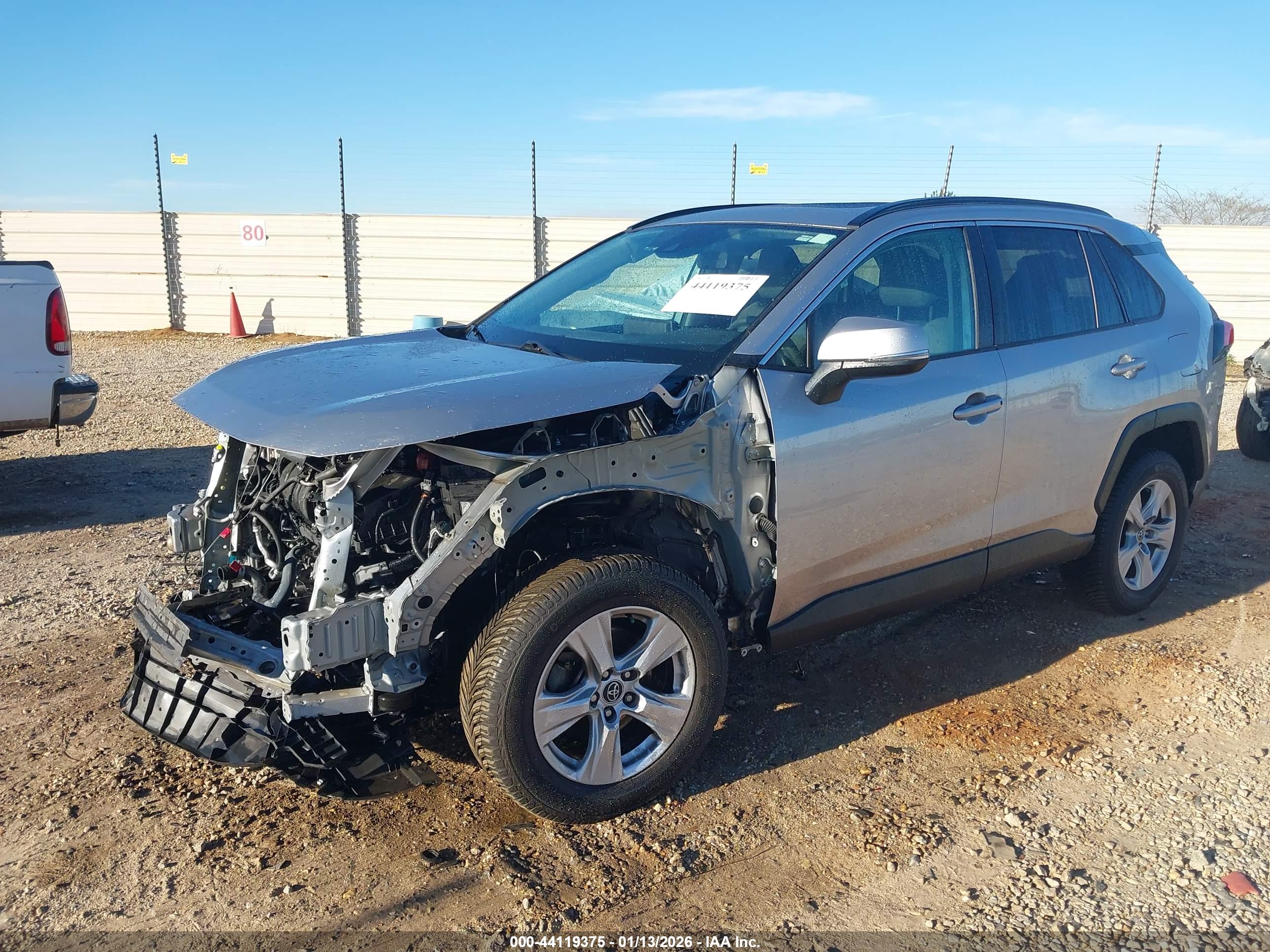 TOYOTA RAV4 image 2