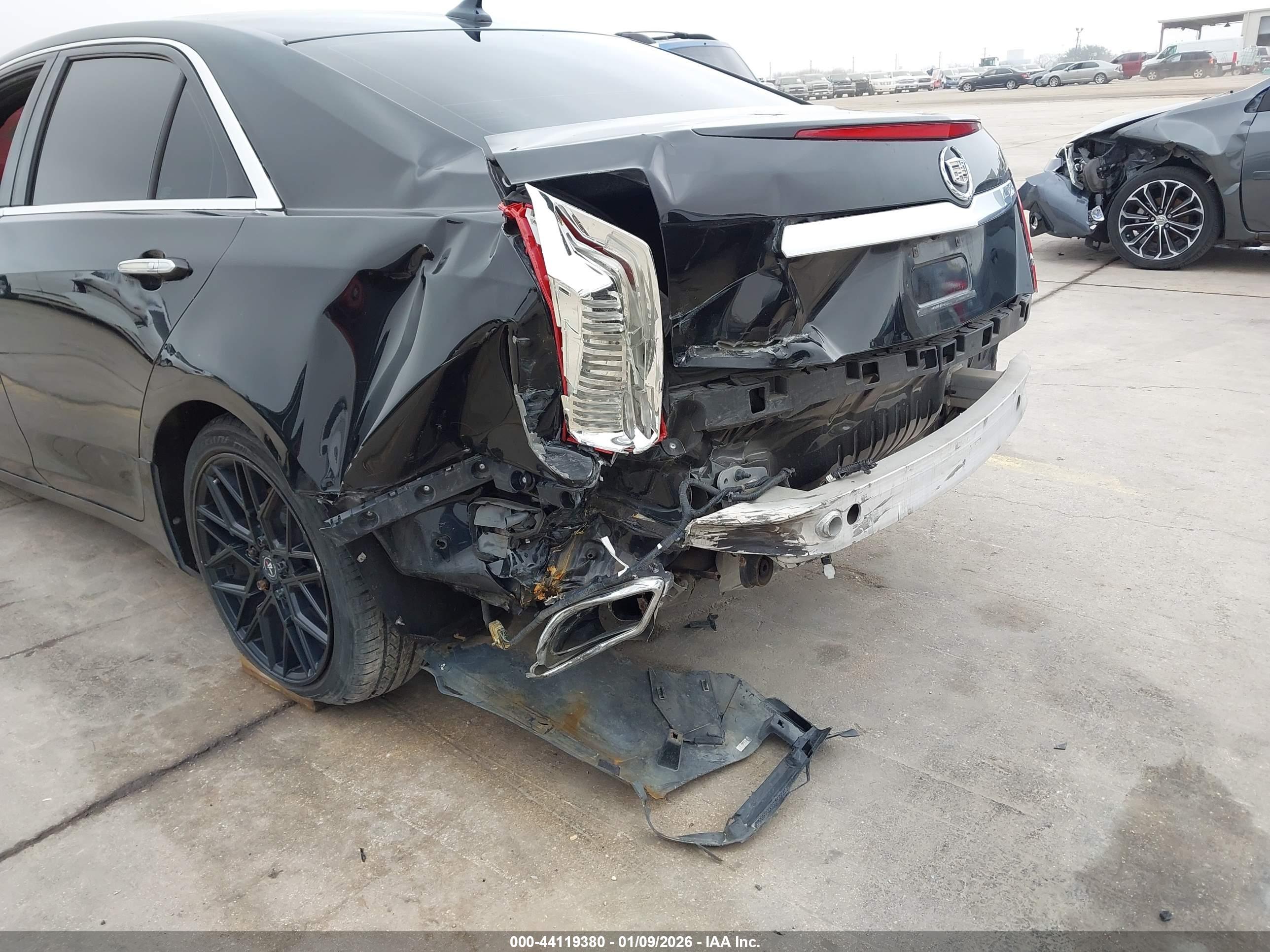 CADILLAC CTS image 6