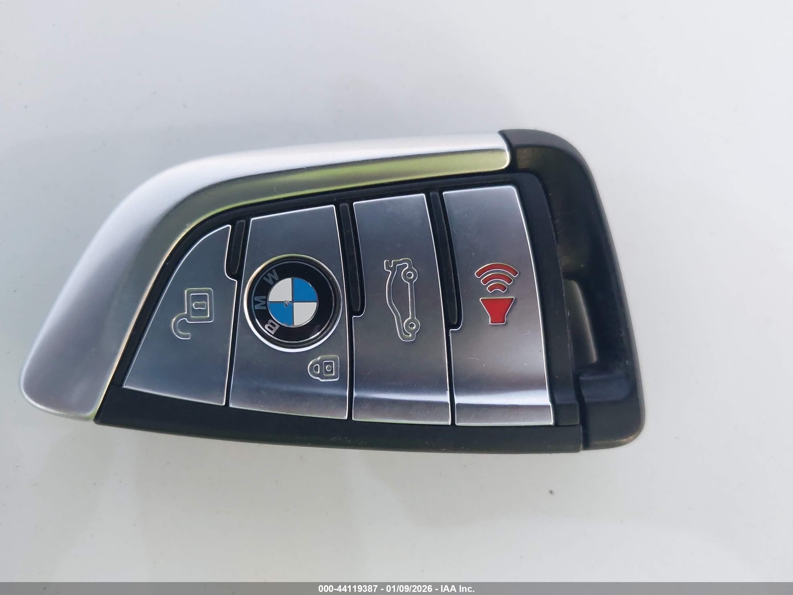 BMW 530E image 11