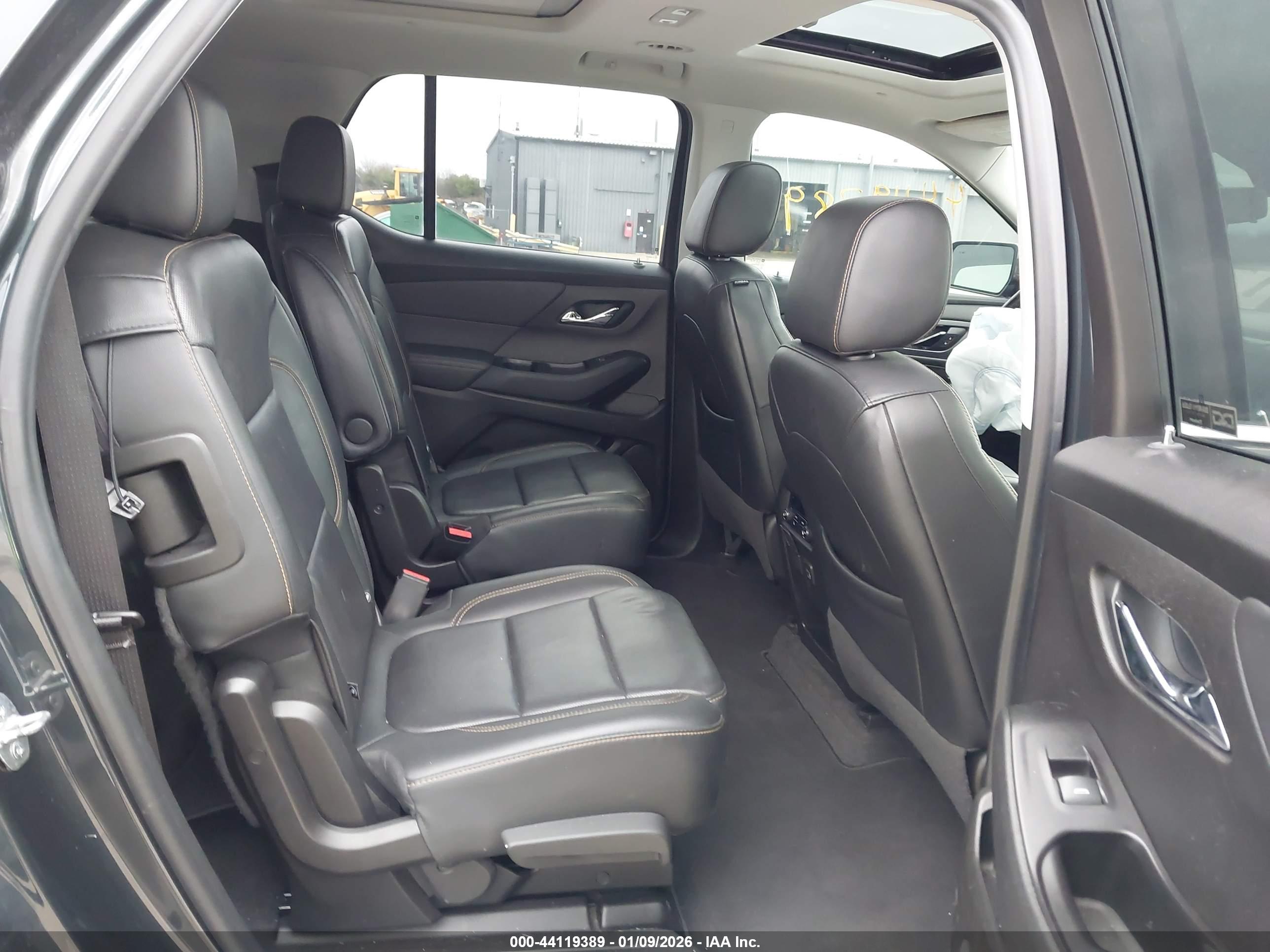 CHEVROLET TRAVERSE image 8