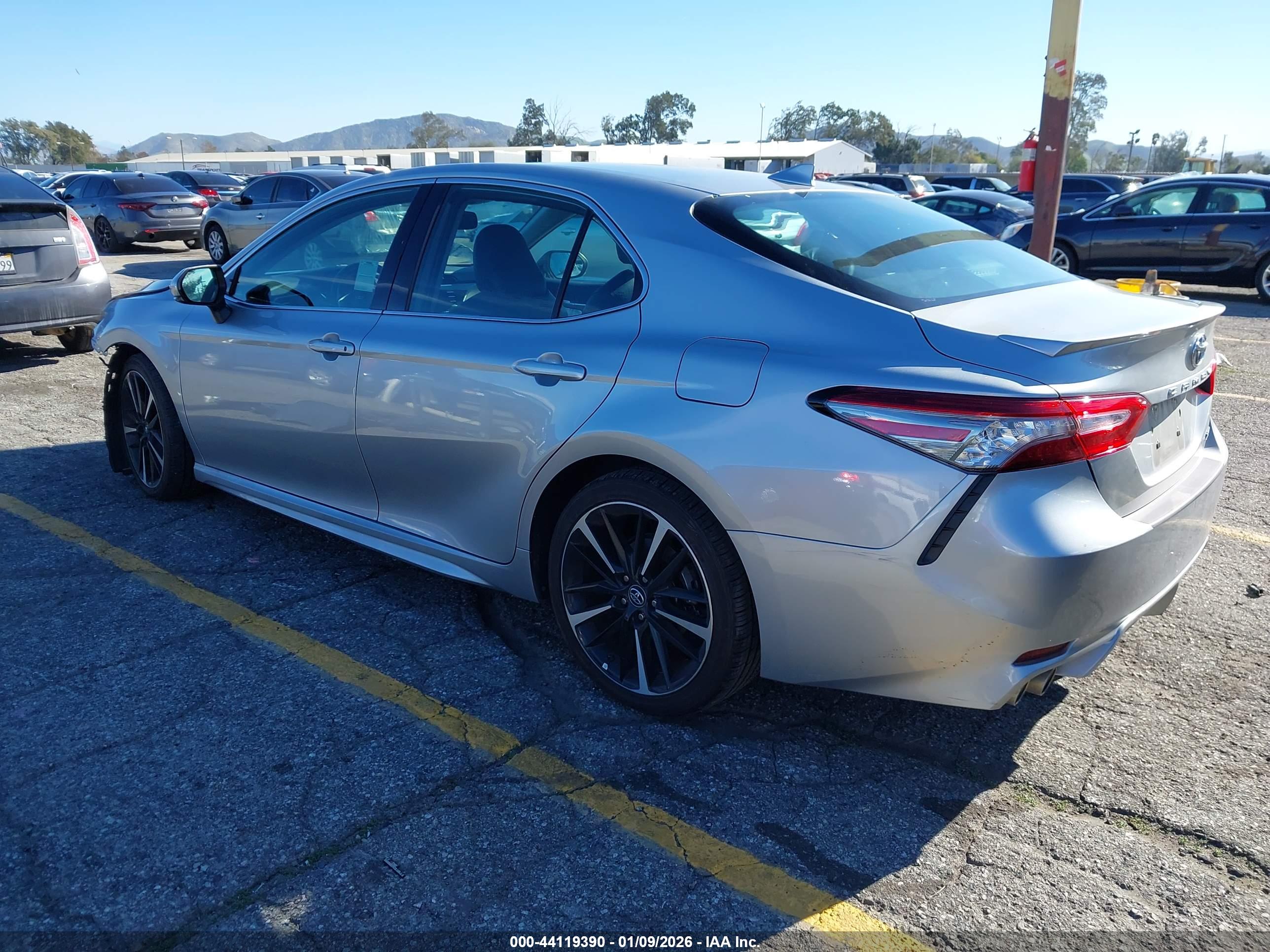 TOYOTA CAMRY image 3