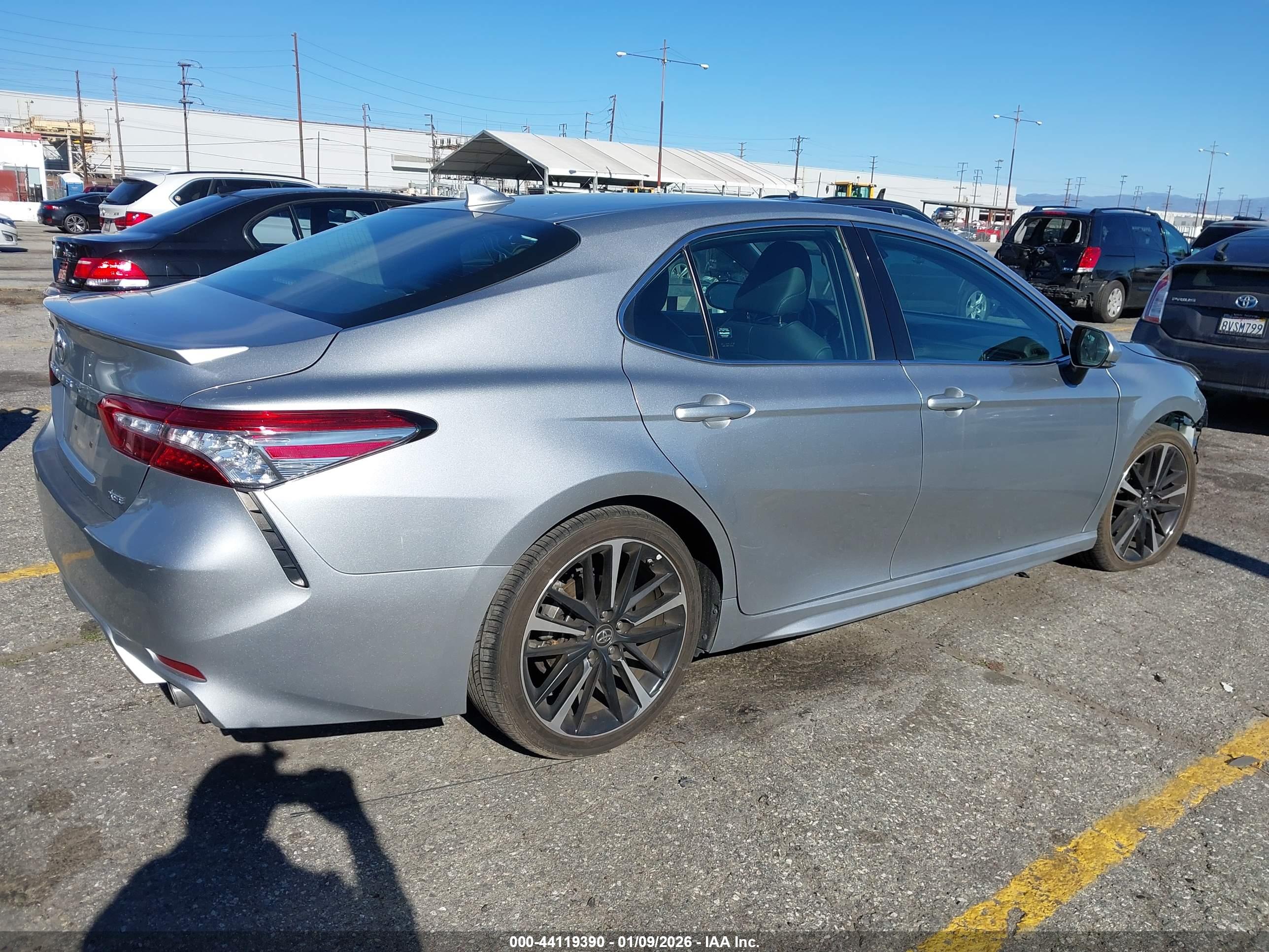 TOYOTA CAMRY image 4