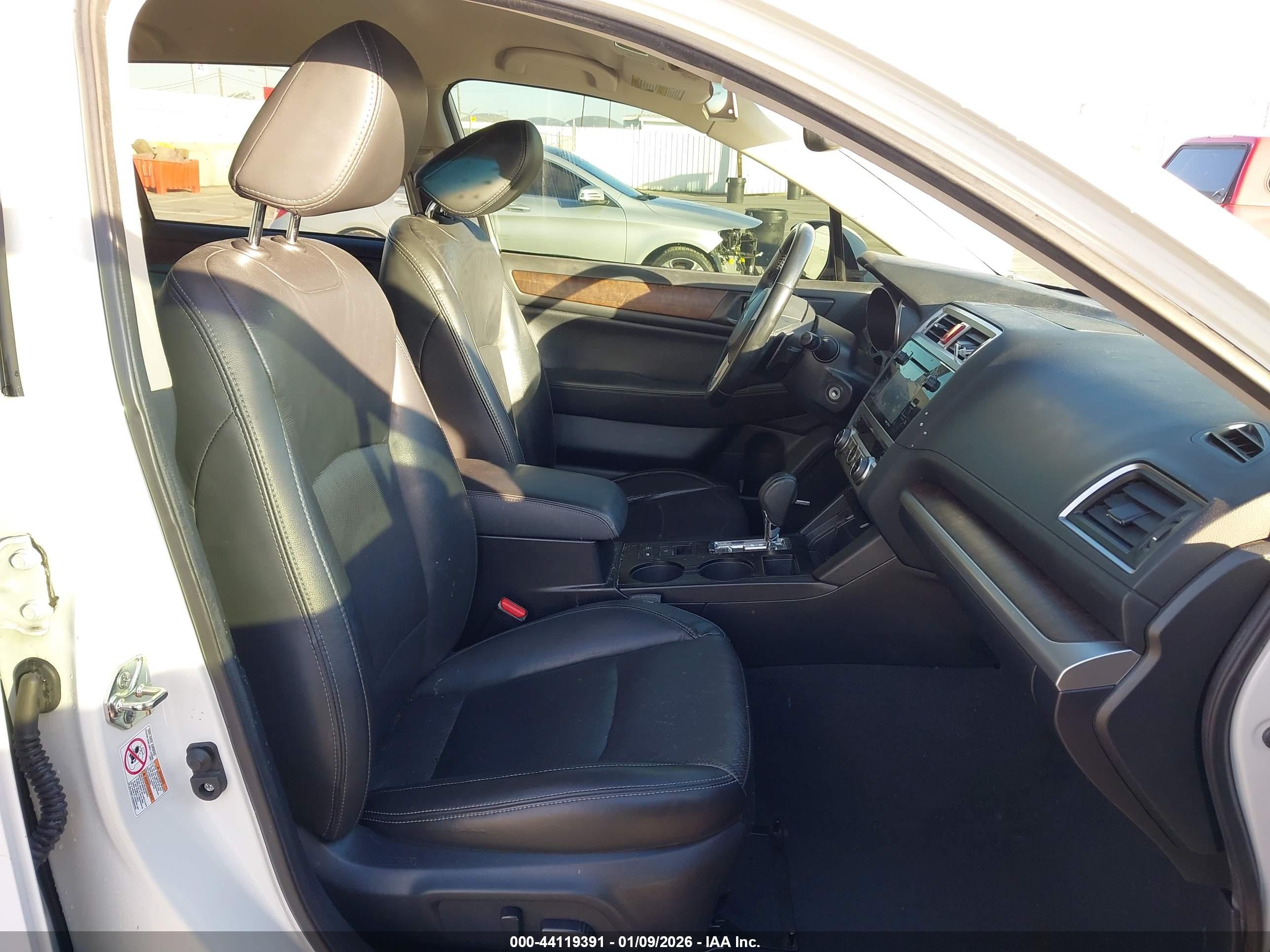 SUBARU OUTBACK image 5