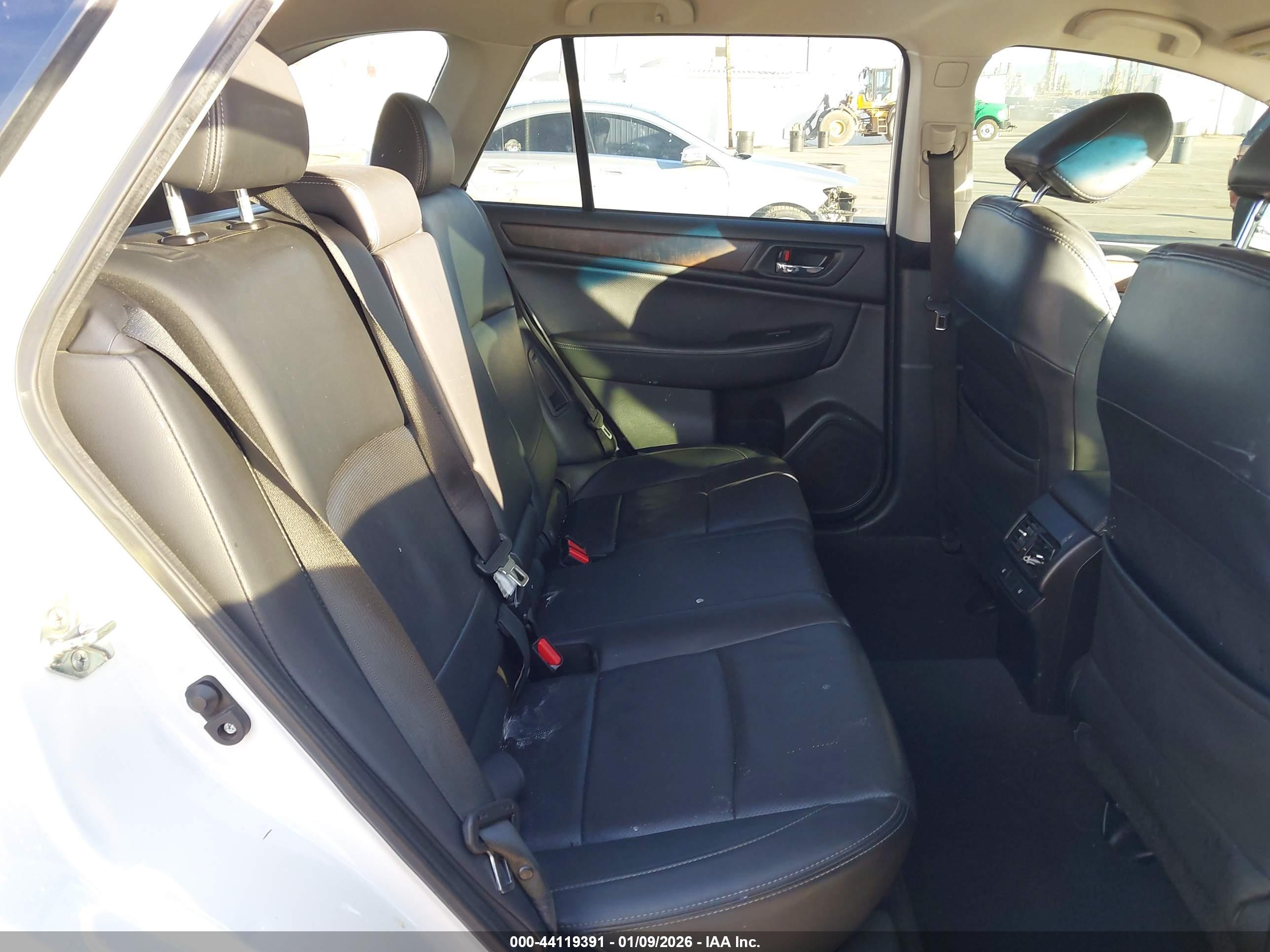 SUBARU OUTBACK image 8