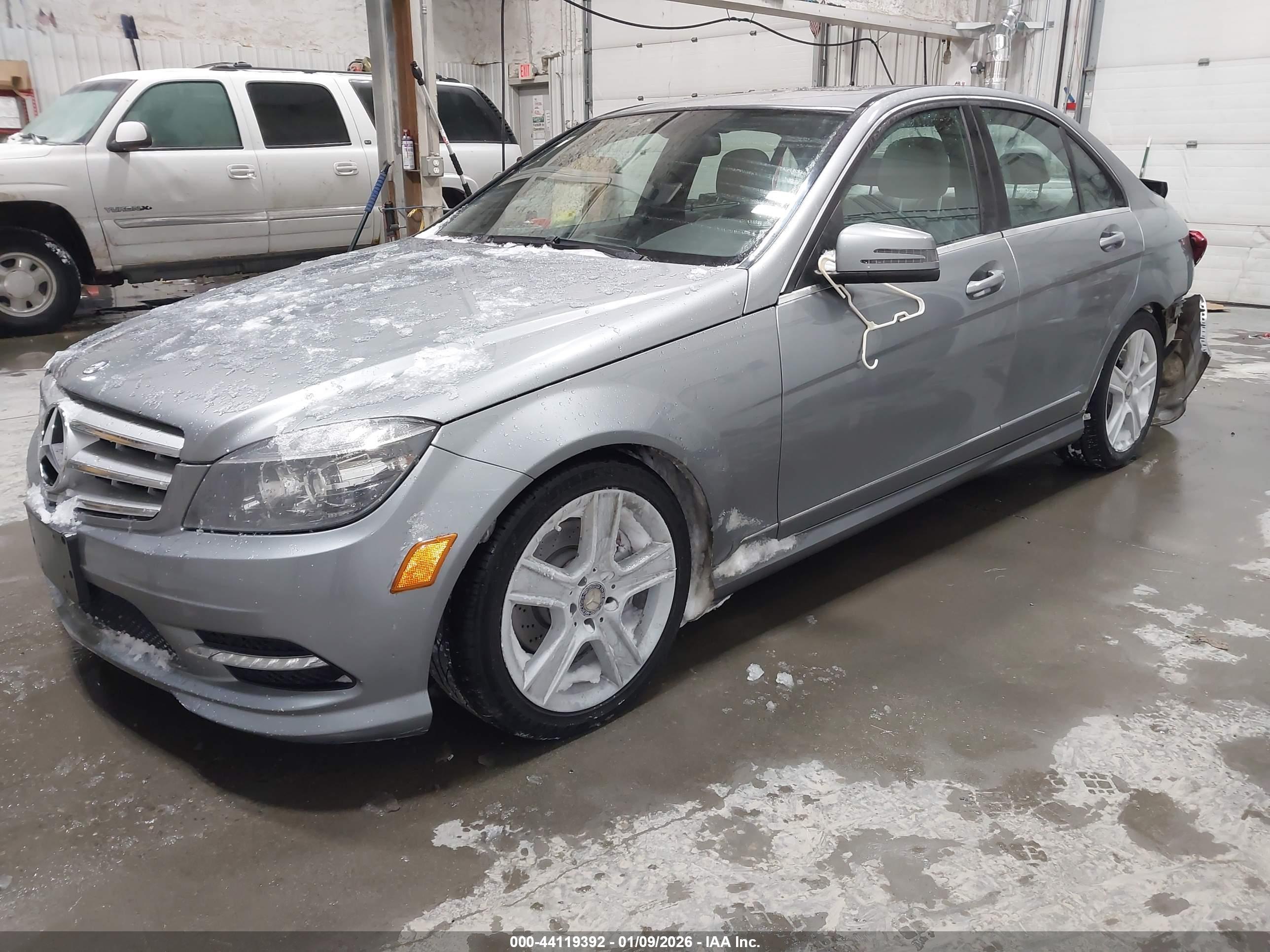 MERCEDES-BENZ C image 2