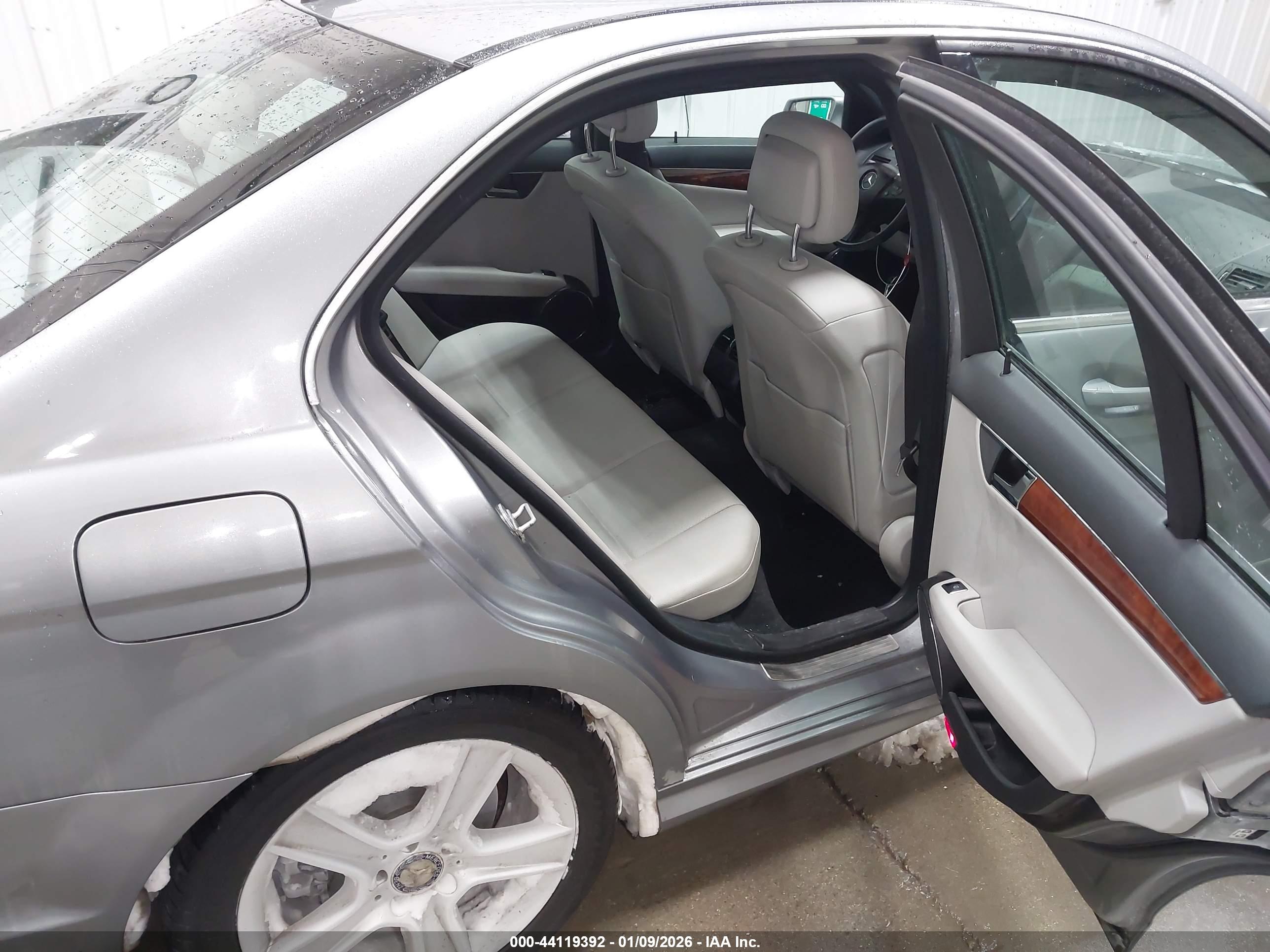 MERCEDES-BENZ C image 8