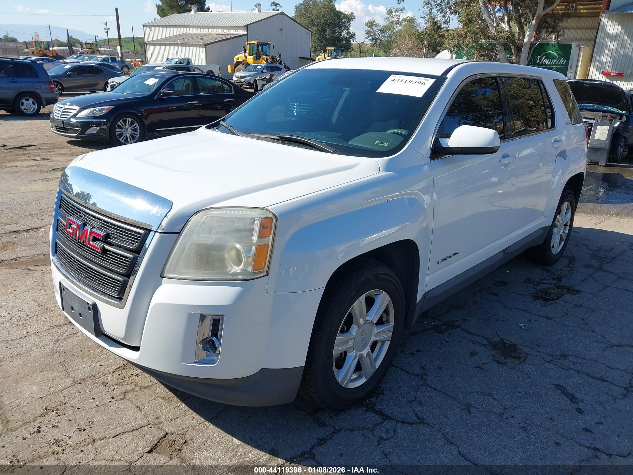 GMC TERRAIN image 2