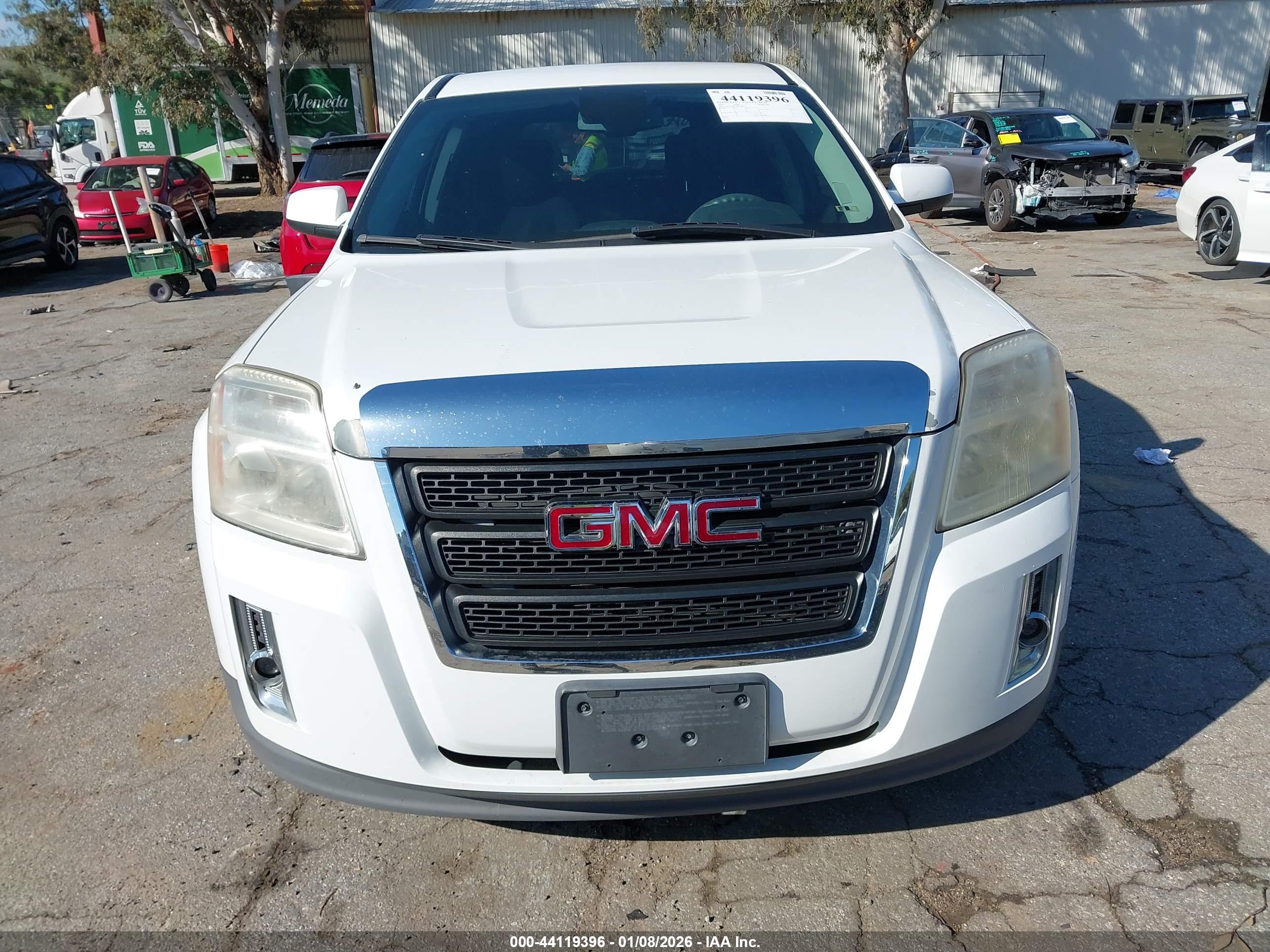GMC TERRAIN image 6