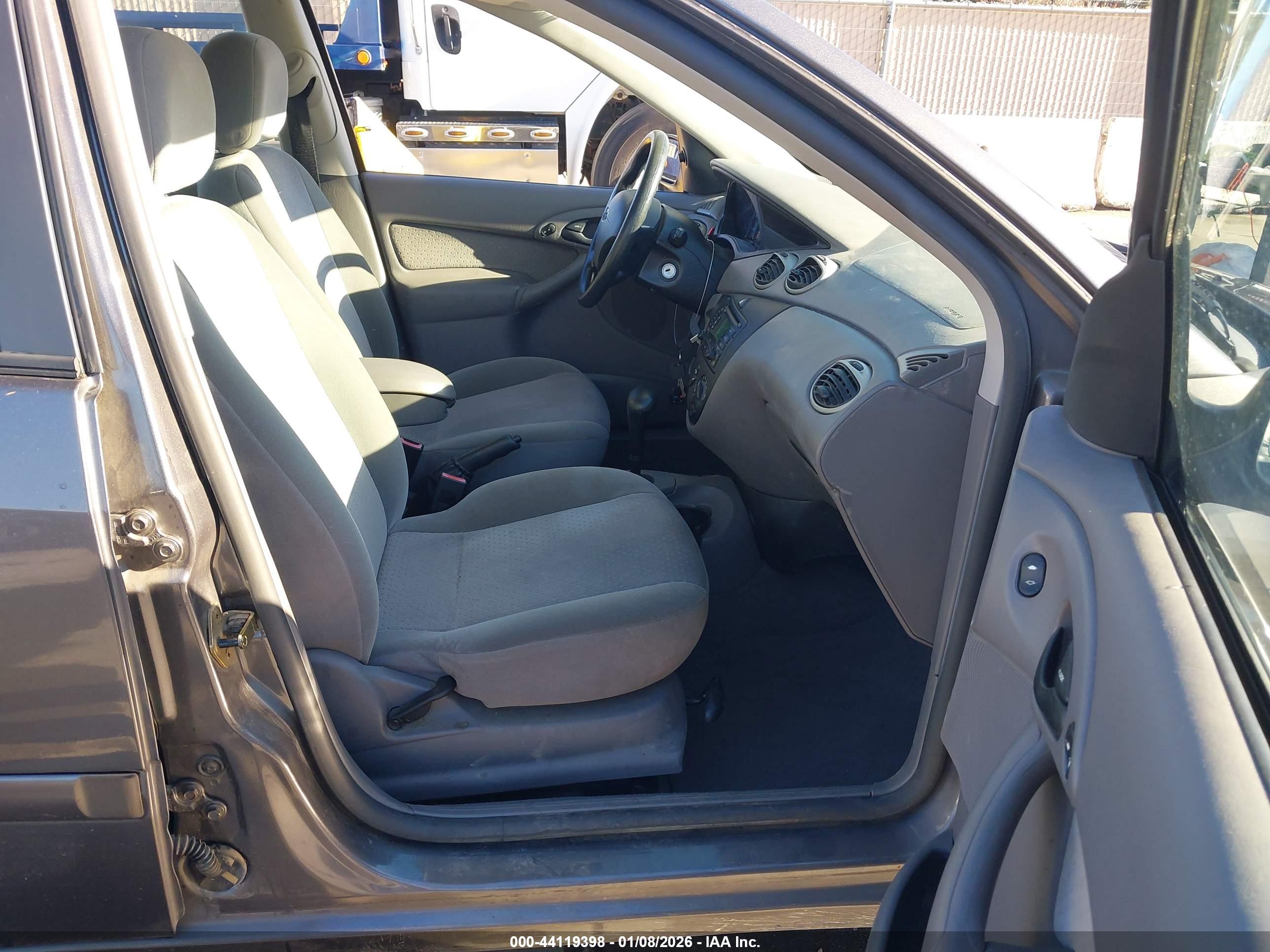 FORD FOCUS image 5