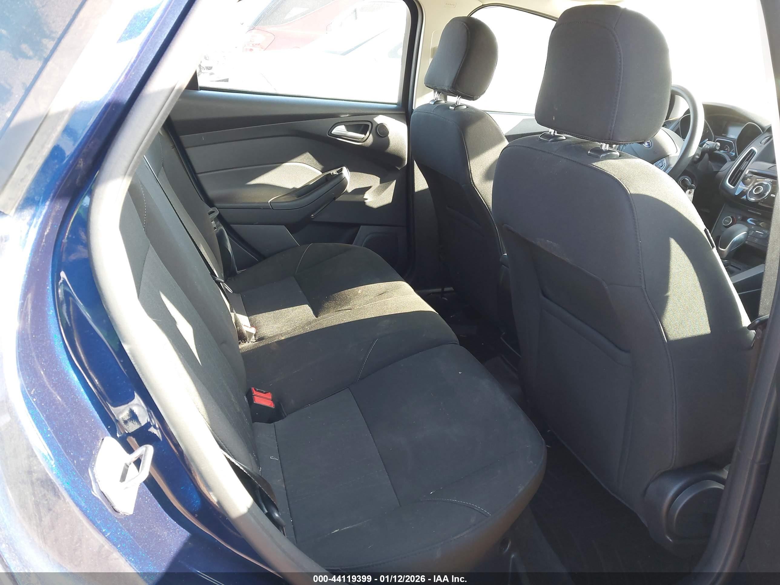 FORD FOCUS image 8