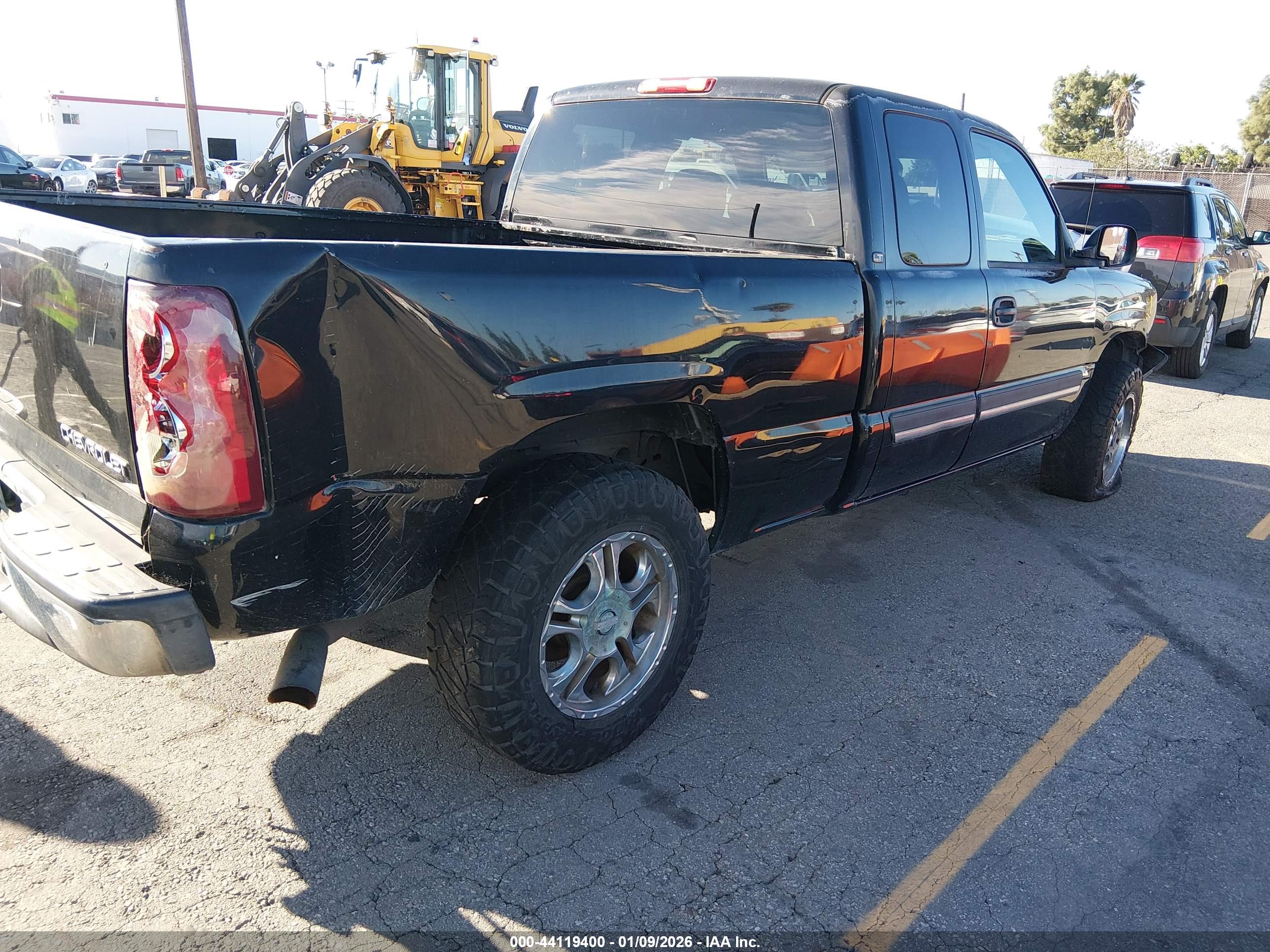 CHEVROLET SILVERADO image 4