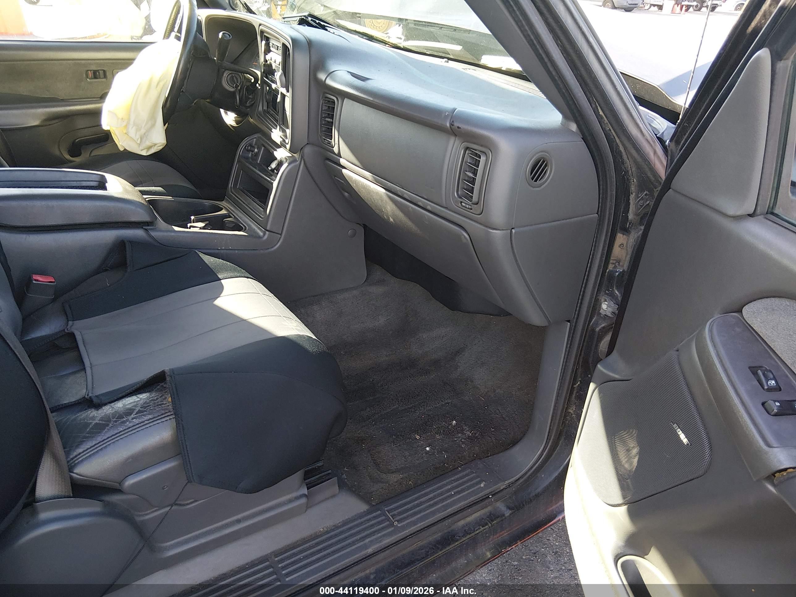 CHEVROLET SILVERADO image 5