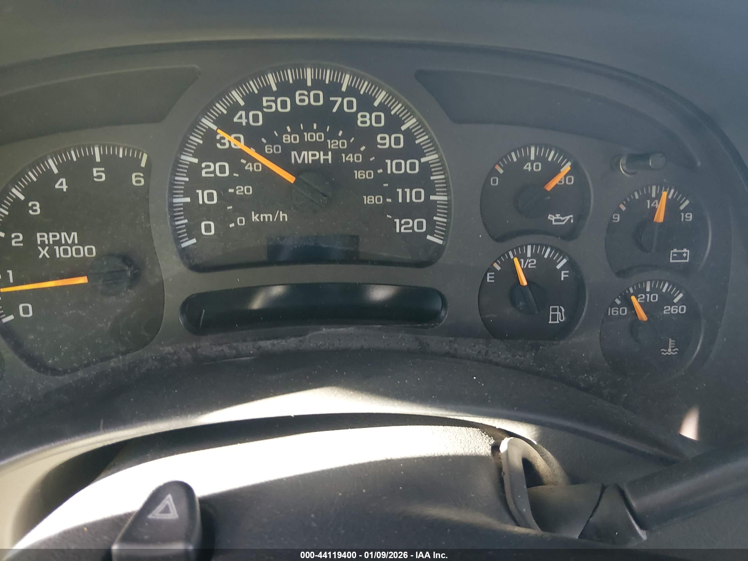 CHEVROLET SILVERADO image 7