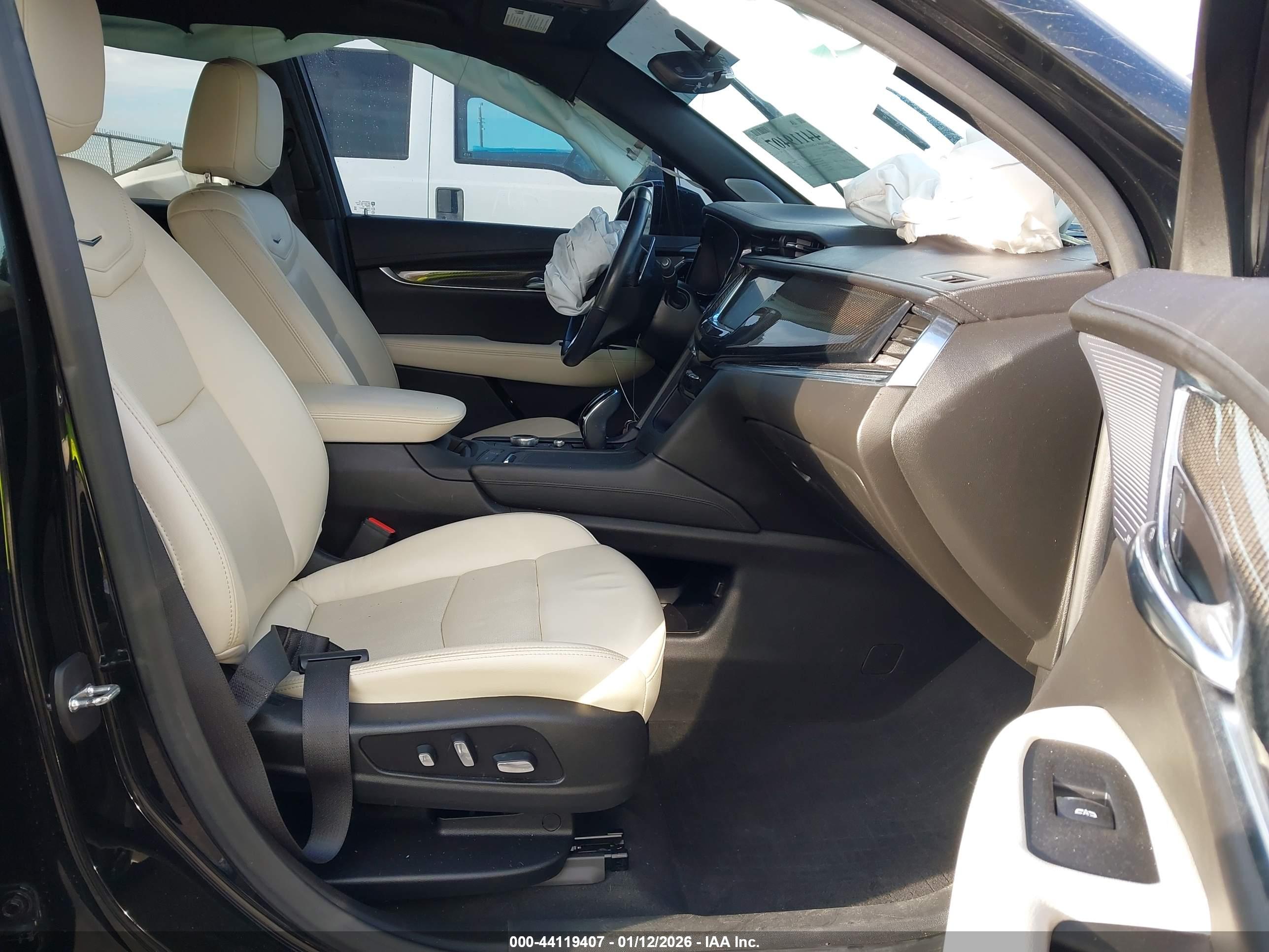 CADILLAC XT6 image 5