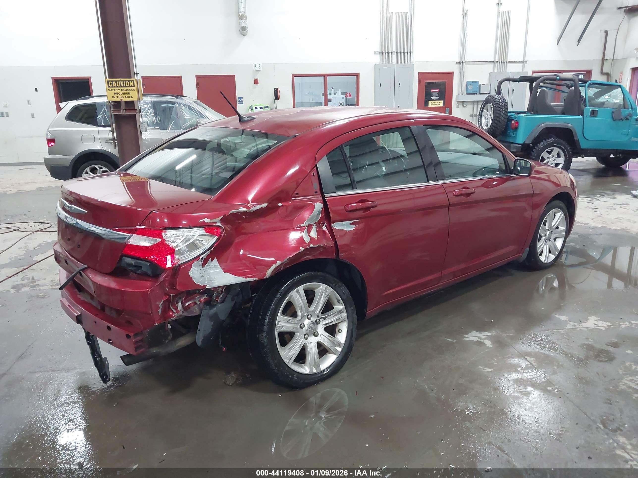 CHRYSLER 200 image 4