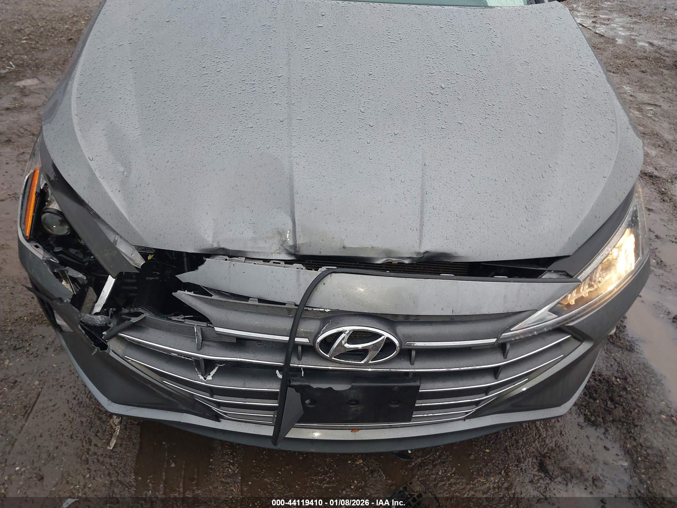 HYUNDAI ELANTRA image 6
