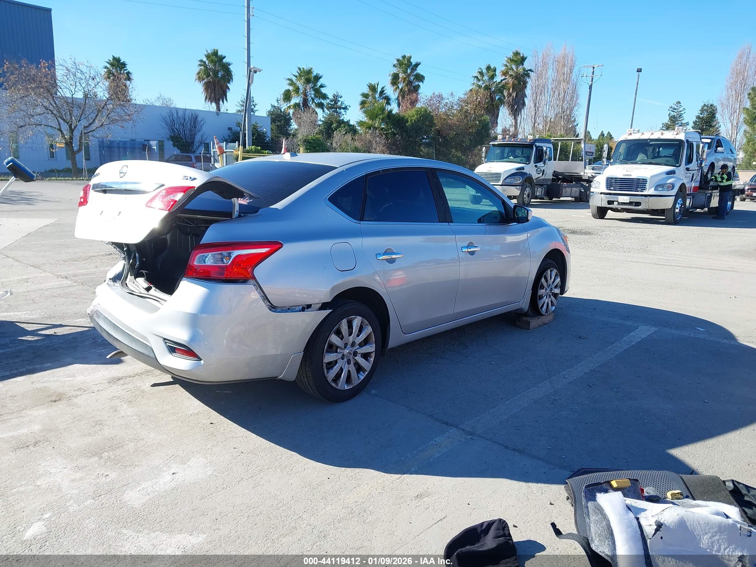 NISSAN SENTRA image 4