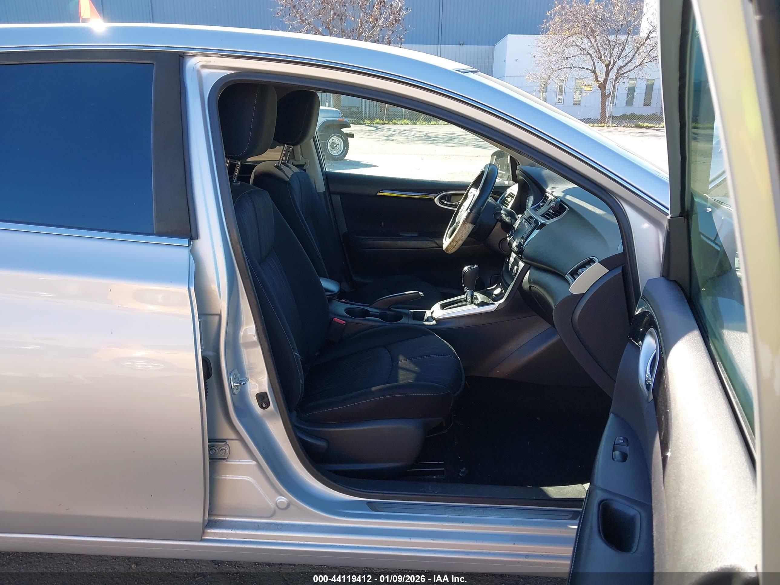 NISSAN SENTRA image 5