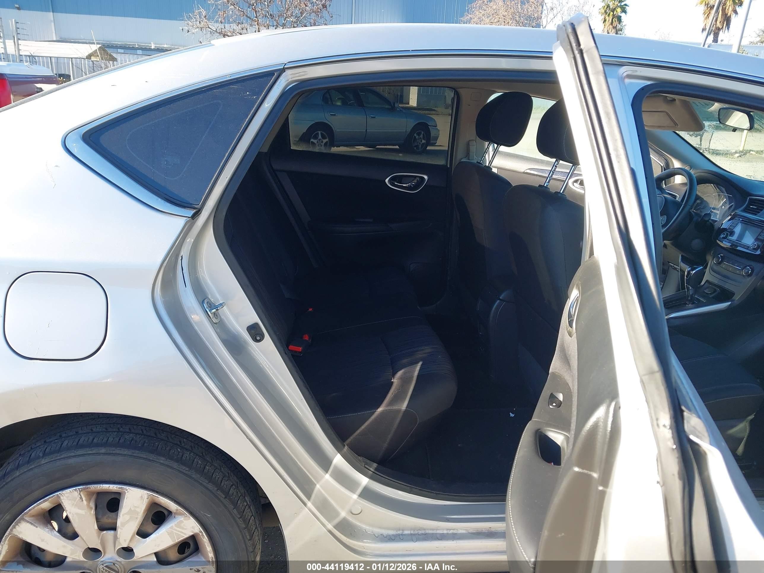 NISSAN SENTRA image 8