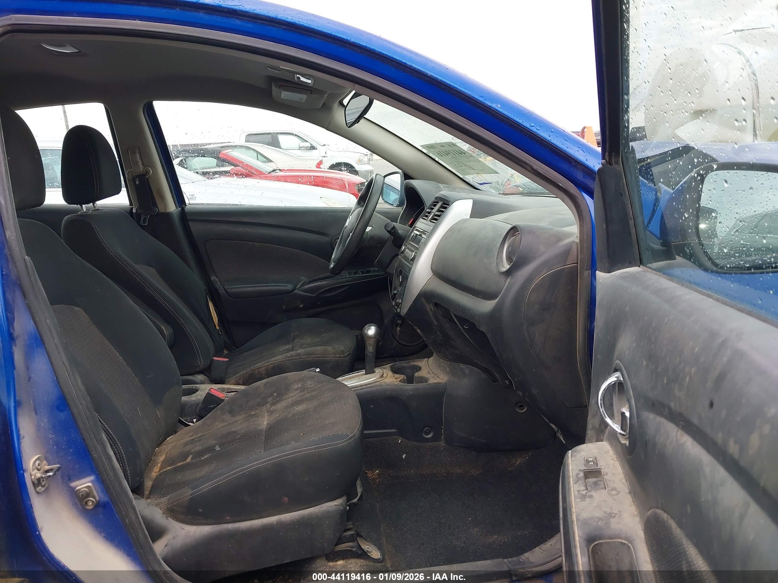 NISSAN VERSA image 5